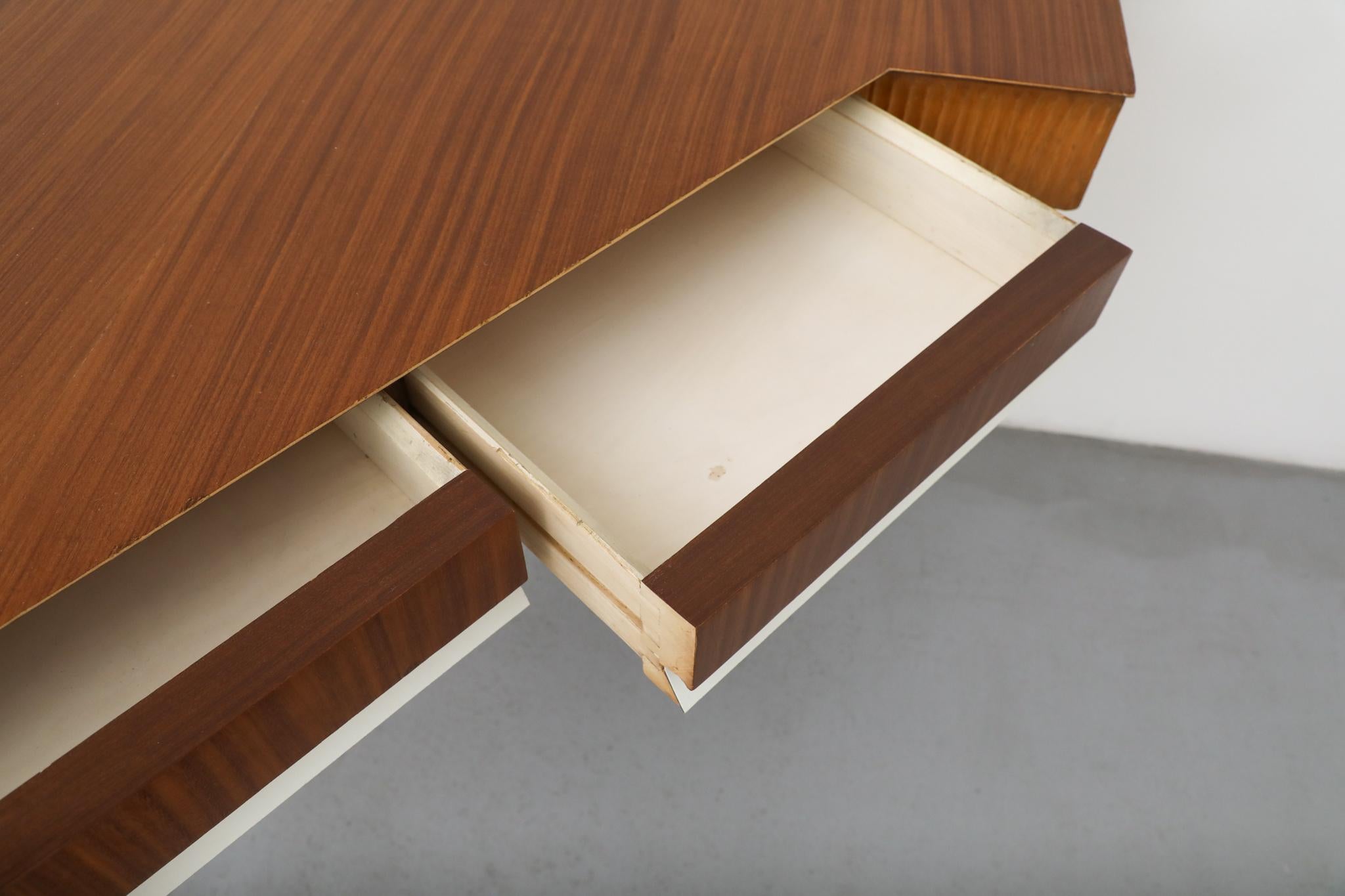 Mid-Century Italian Gio Ponti Style Wall-Mount Teak Triangular Desk For Sale 1