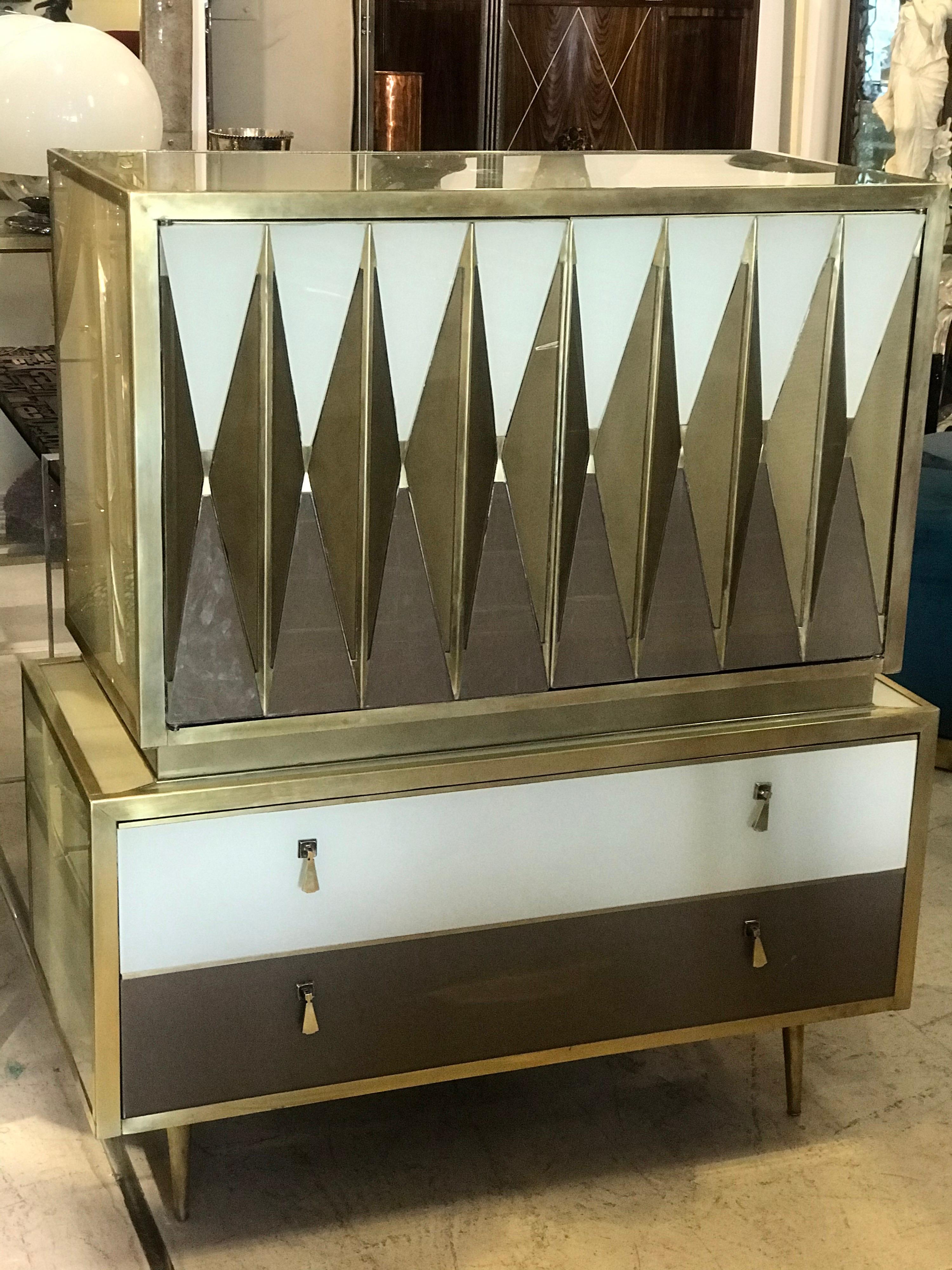 Midcentury Italian Glass and Brass Chest of Drawers In Good Condition In Miami, FL