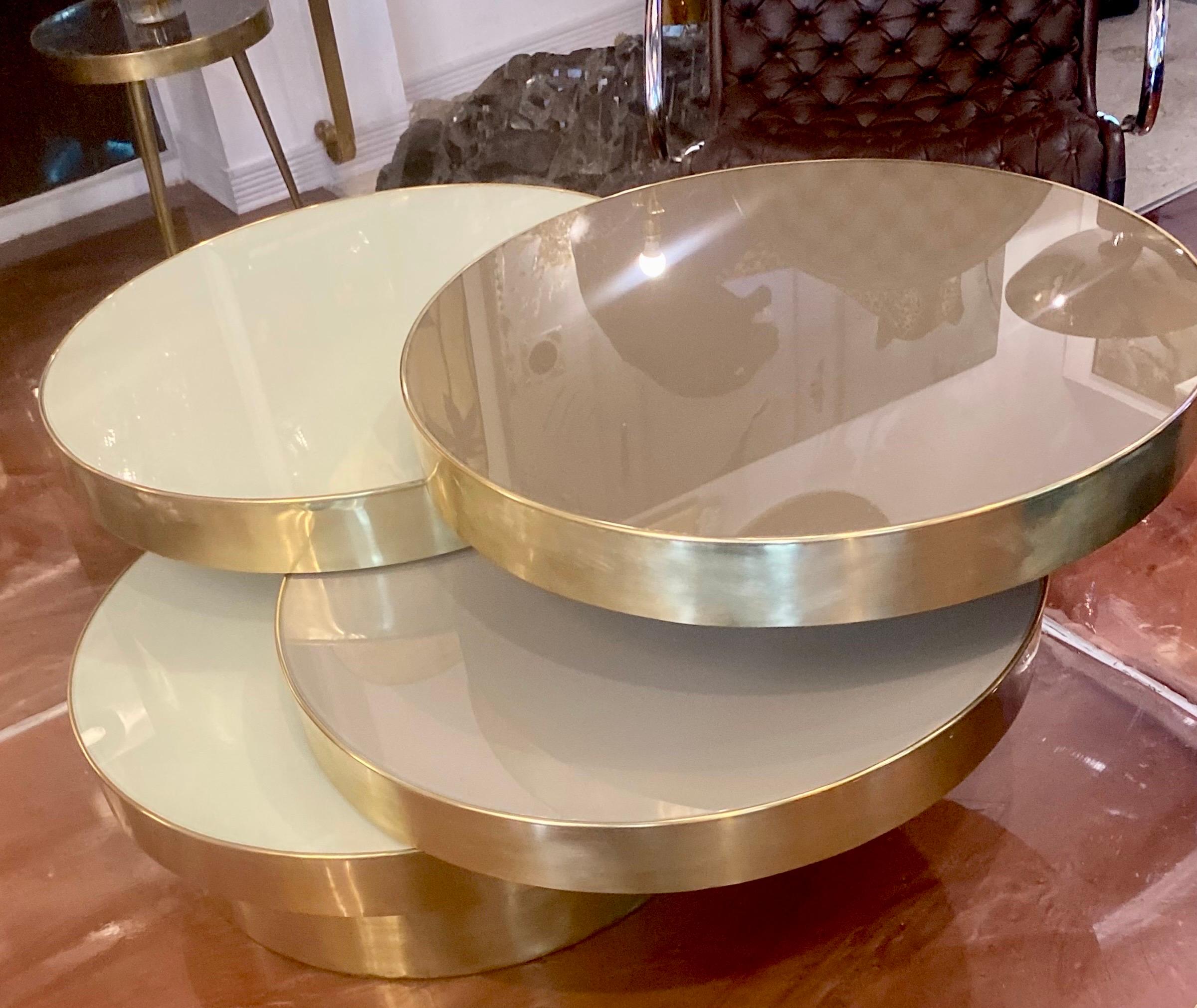 Mid-Century Italian Glass and Brass Rotating Four Tired Coffee Table In Good Condition For Sale In Miami, FL