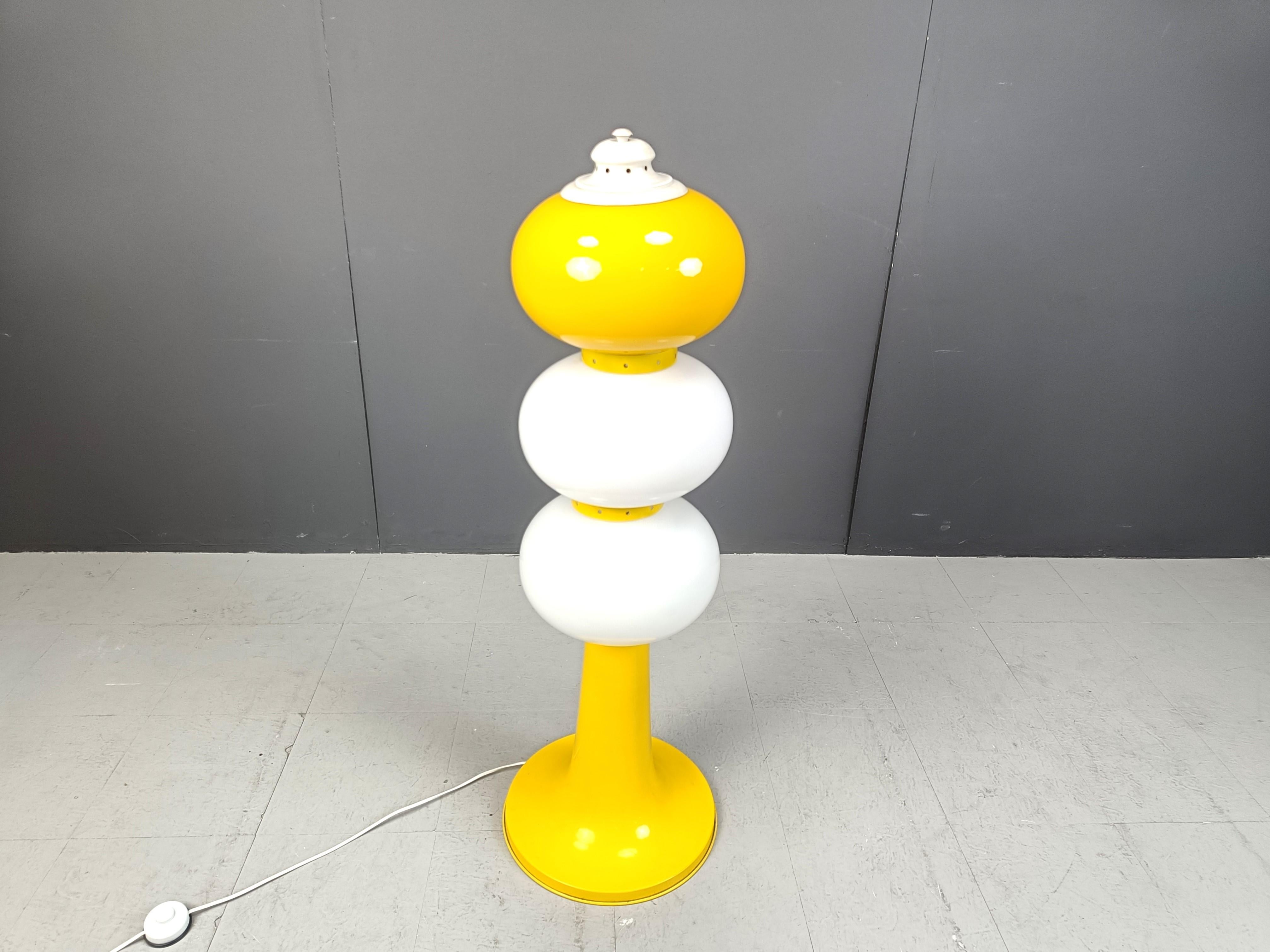 Mid-Century Modern Mid century Italian glass floor lamp, 1960s For Sale