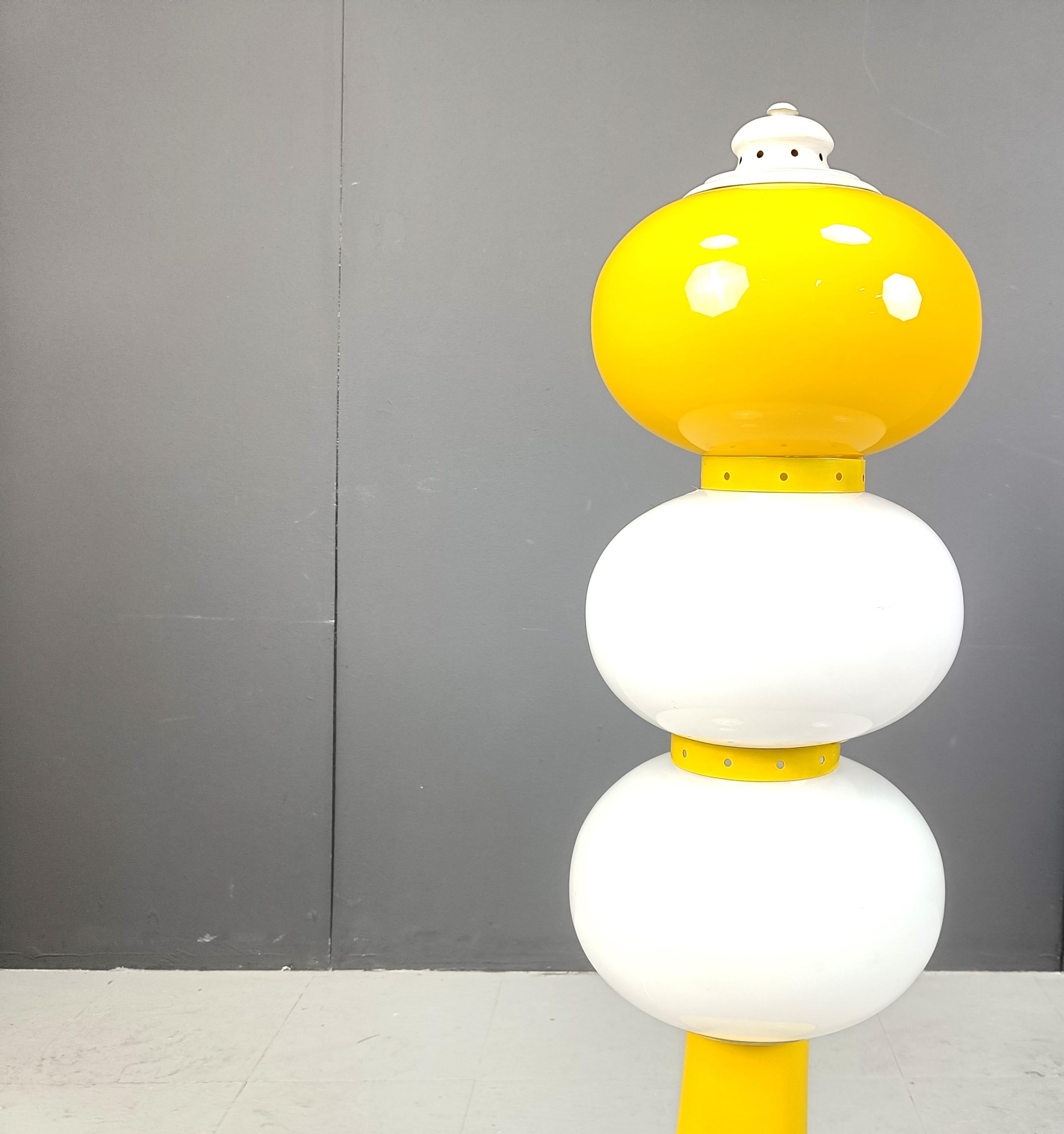 Mid century Italian glass floor lamp, 1960s For Sale 1