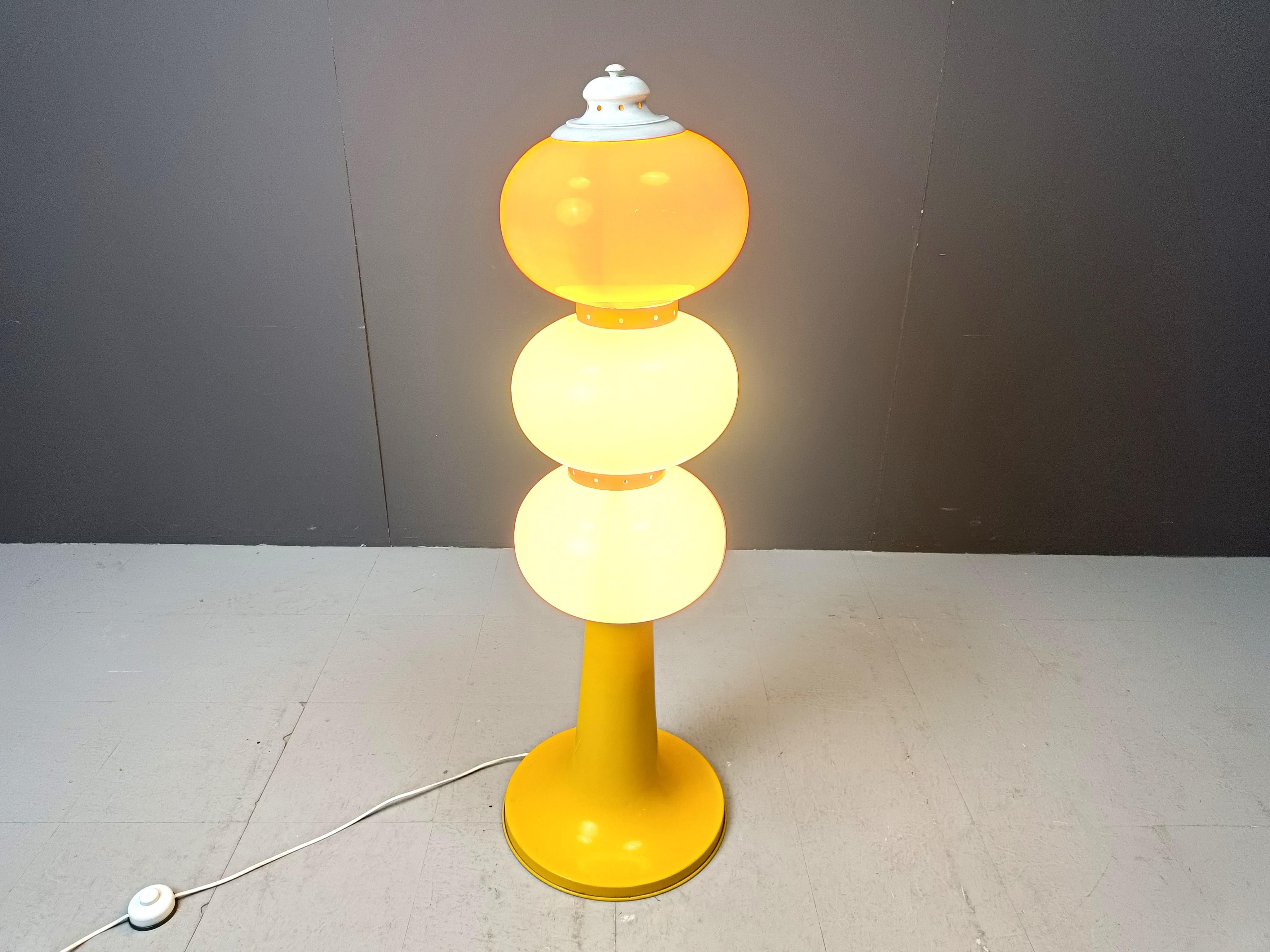 Mid century Italian glass floor lamp, 1960s For Sale 2
