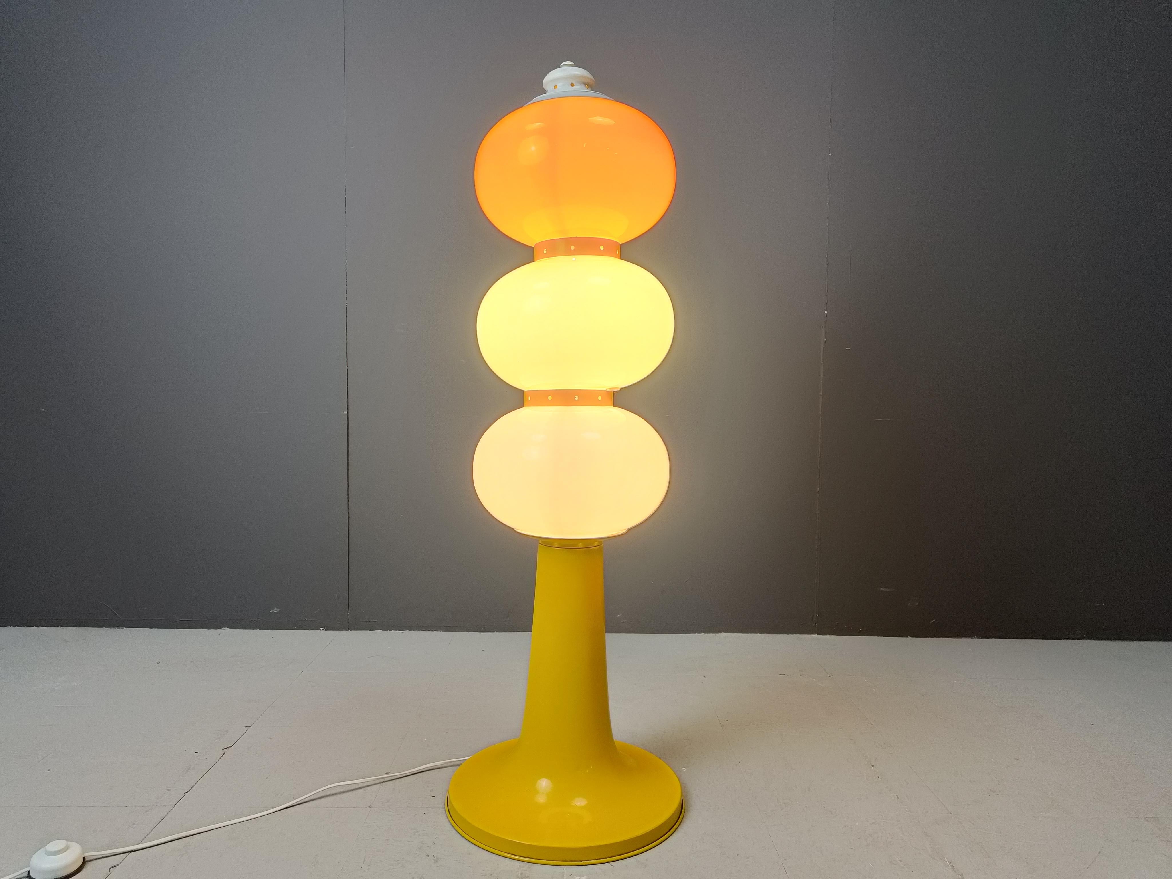 Mid century Italian glass floor lamp, 1960s For Sale 3