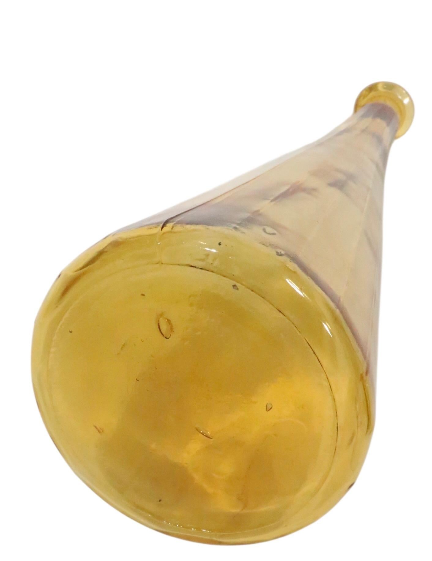 Botella Genio de cristal italiano de mediados de siglo, de Empoli Moderno de mediados de siglo en venta