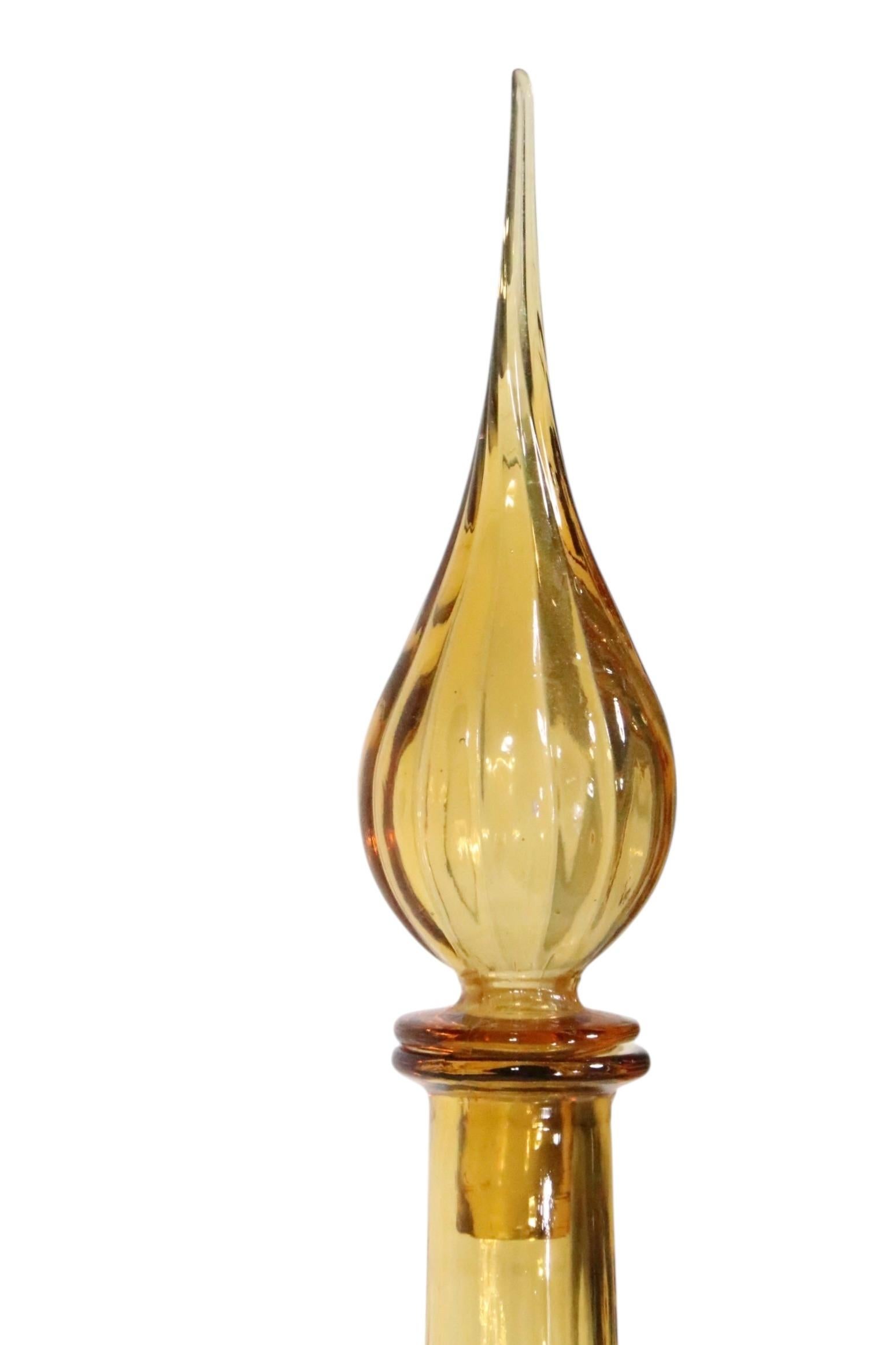 Botella Genio de cristal italiano de mediados de siglo, de Empoli en venta 1