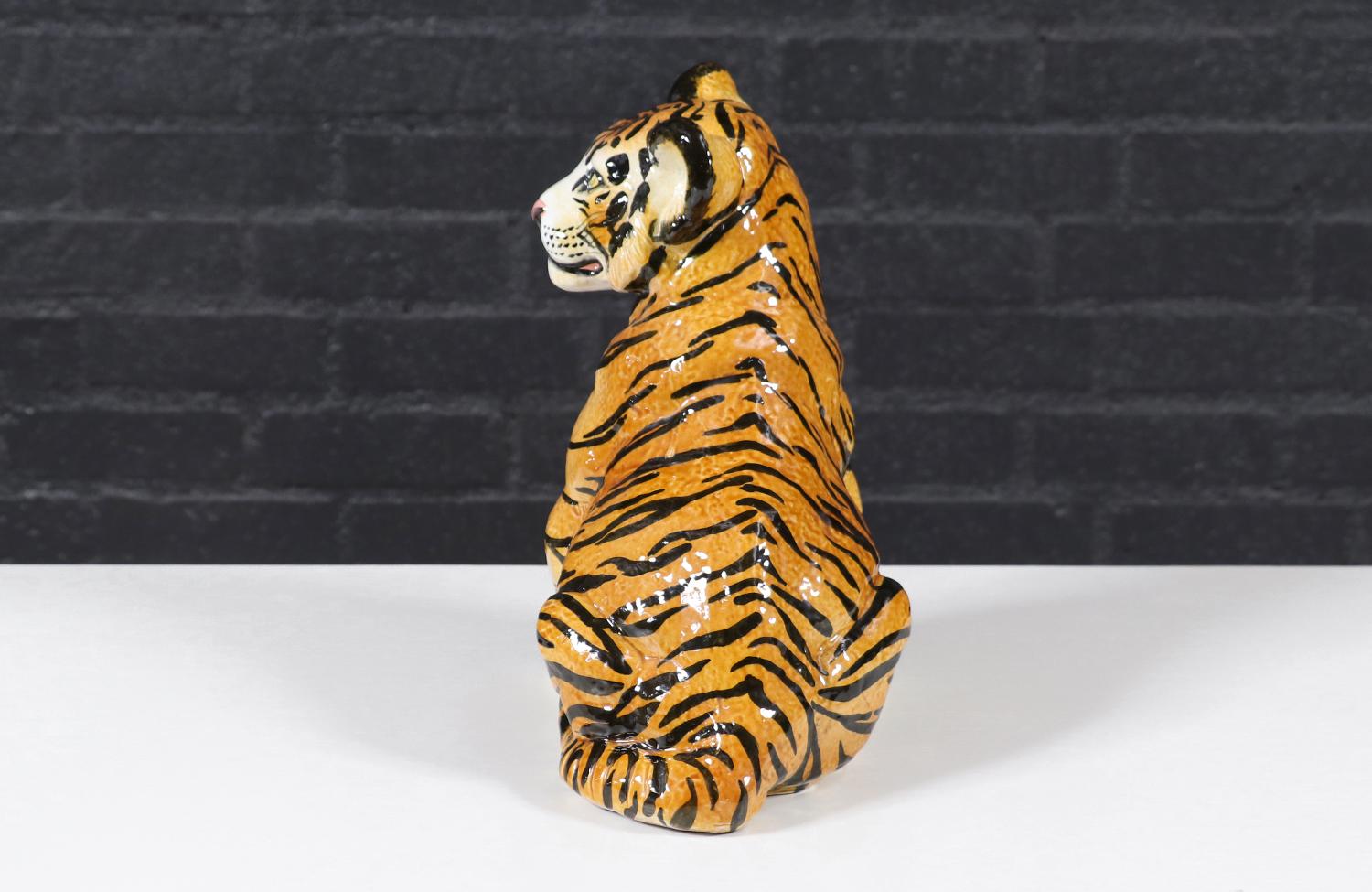 Escultura de tigre de cerámica esmaltada italiana de mediados de siglo Italiano en venta