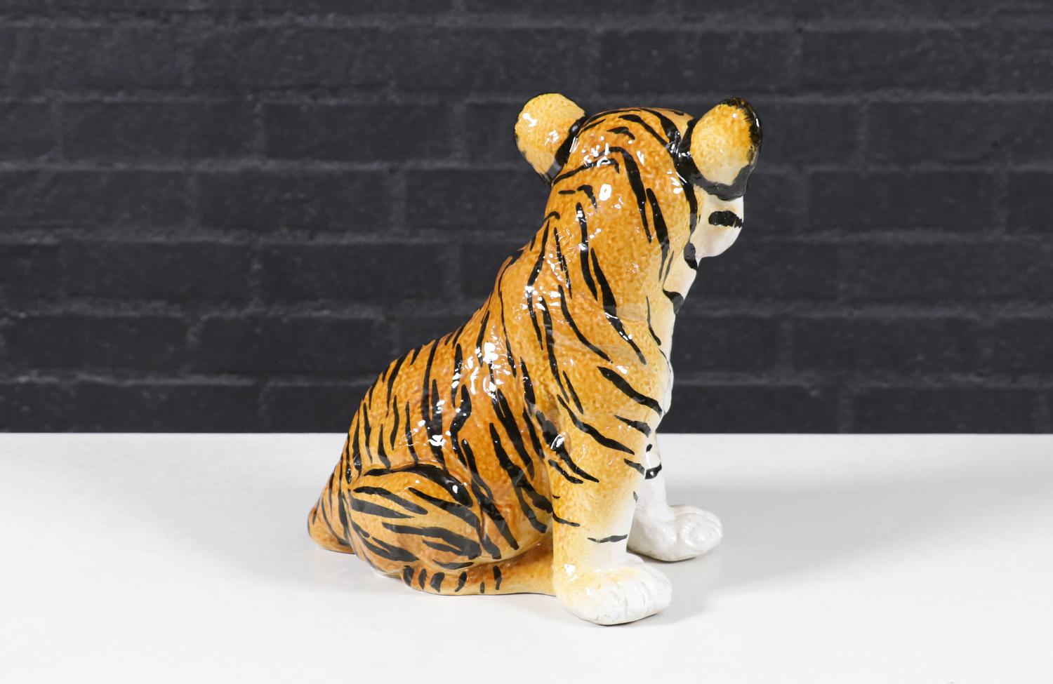 Escultura de tigre de cerámica esmaltada italiana de mediados de siglo Glaseado en venta