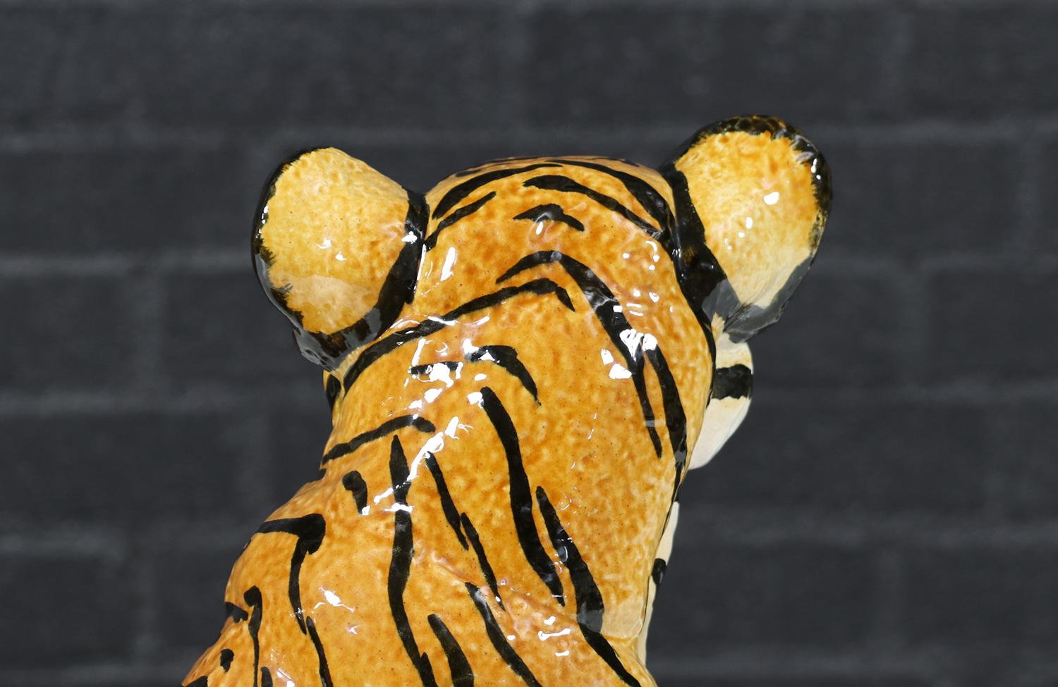 Escultura de tigre de cerámica esmaltada italiana de mediados de siglo en venta 1