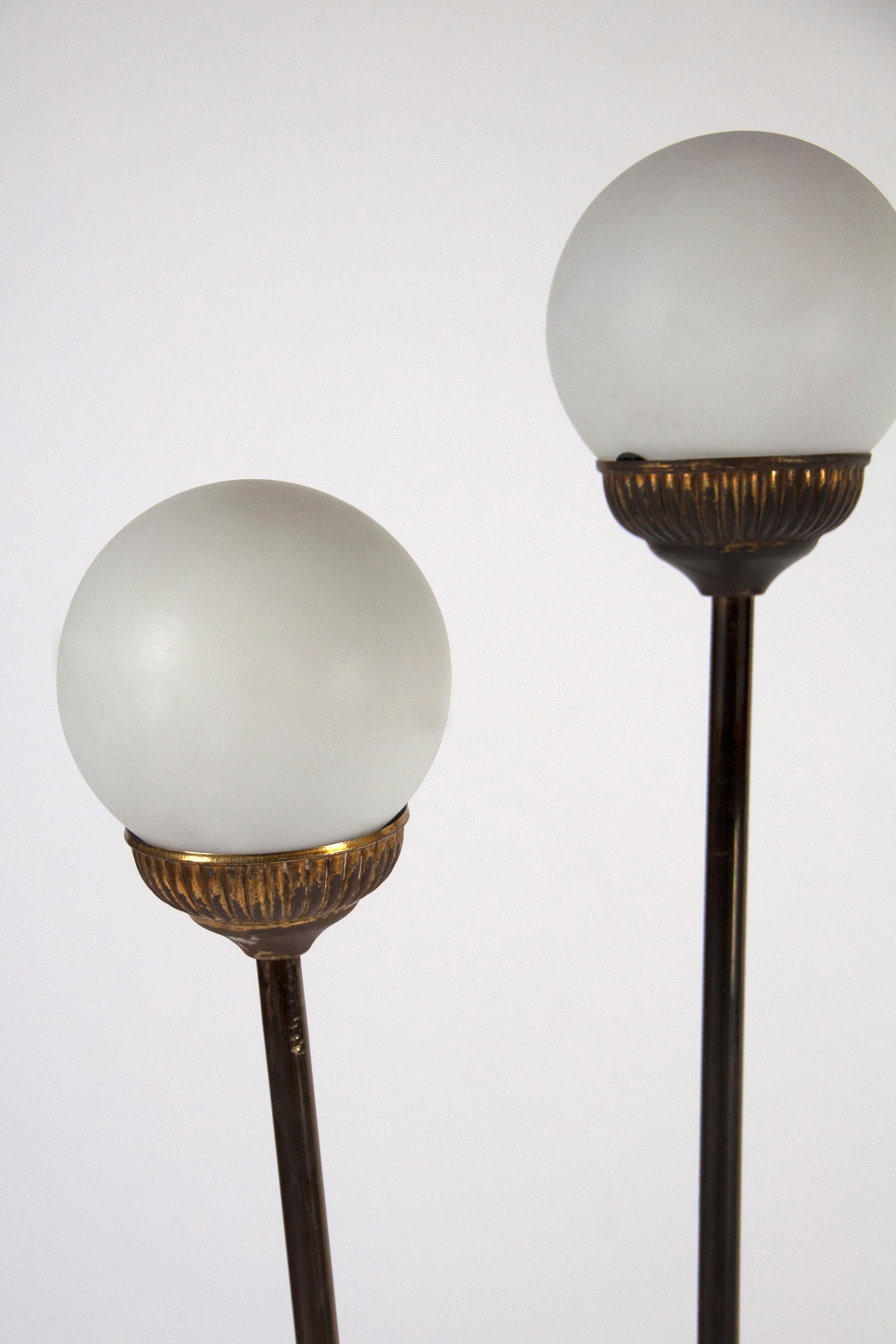 Italienische Globus-Stehlampe aus der Mitte des Jahrhunderts von Stilnovo, 1950er Jahre (Metall) im Angebot