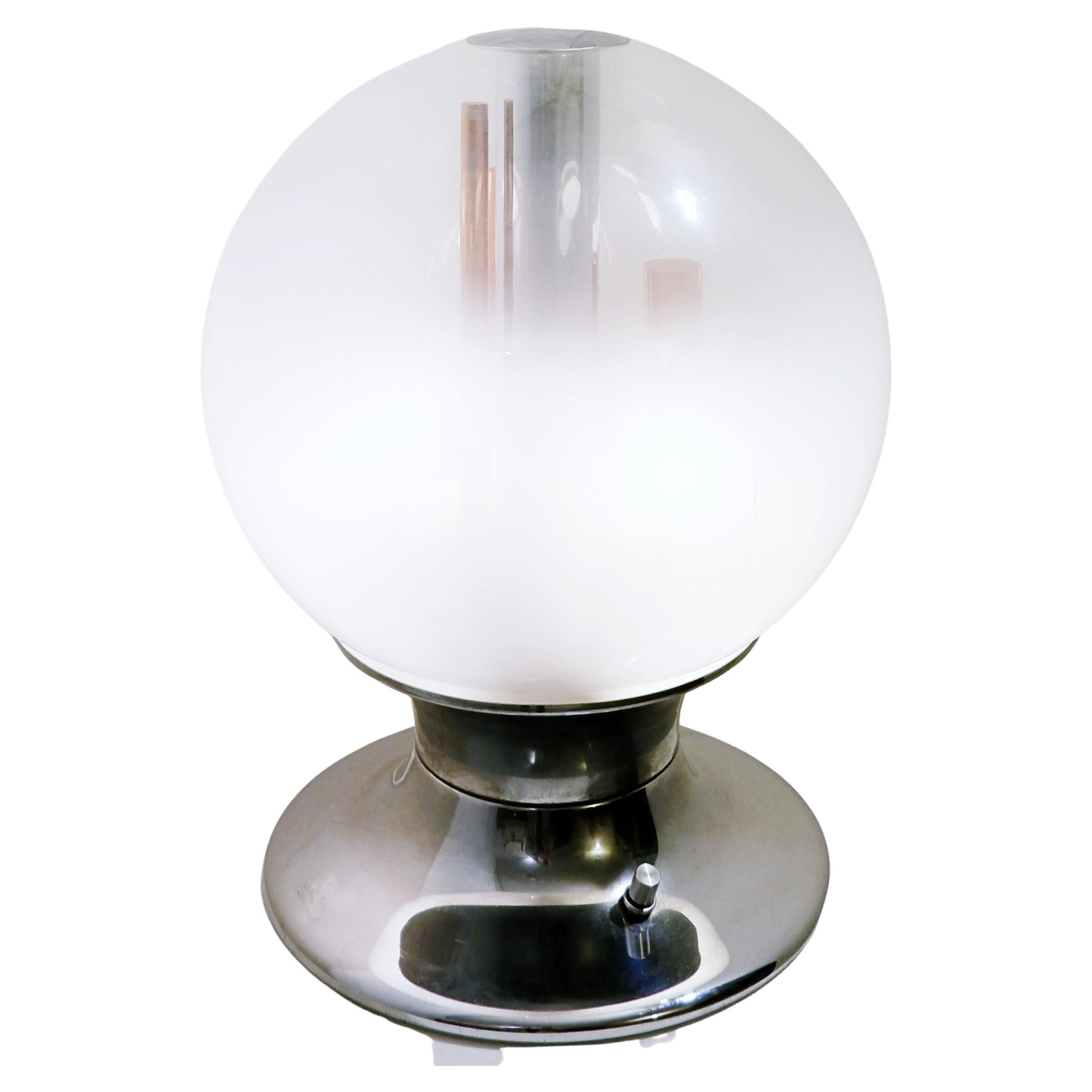Lampe de table à globe italienne du milieu du siècle dernier par Angelo Brotto - Murano années 1960 en vente