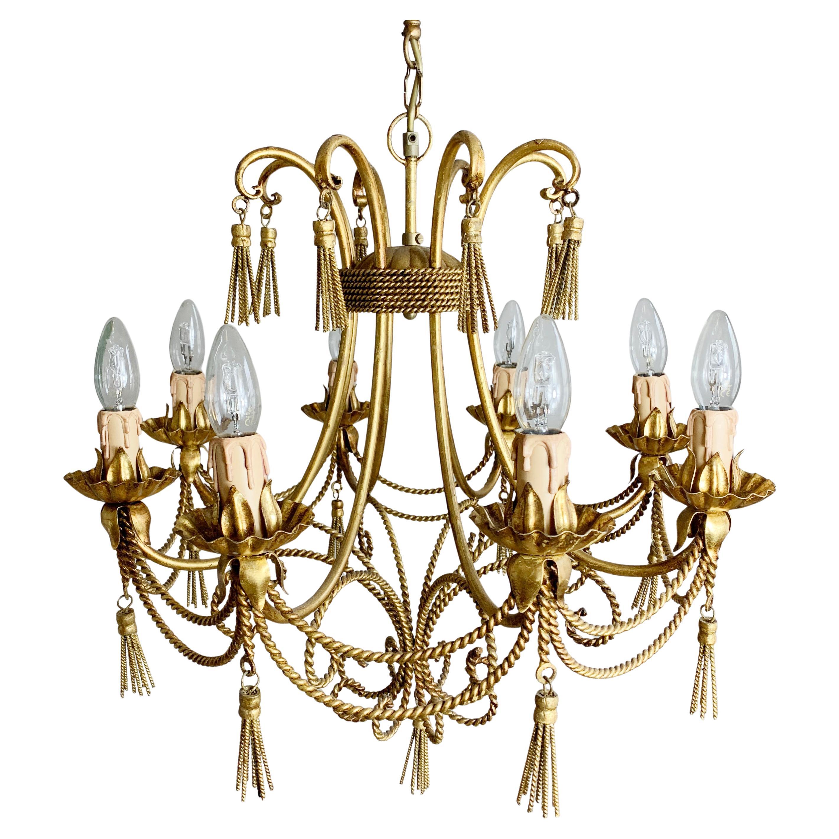 Araña italiana de cuerda y borlas doradas de mediados de siglo