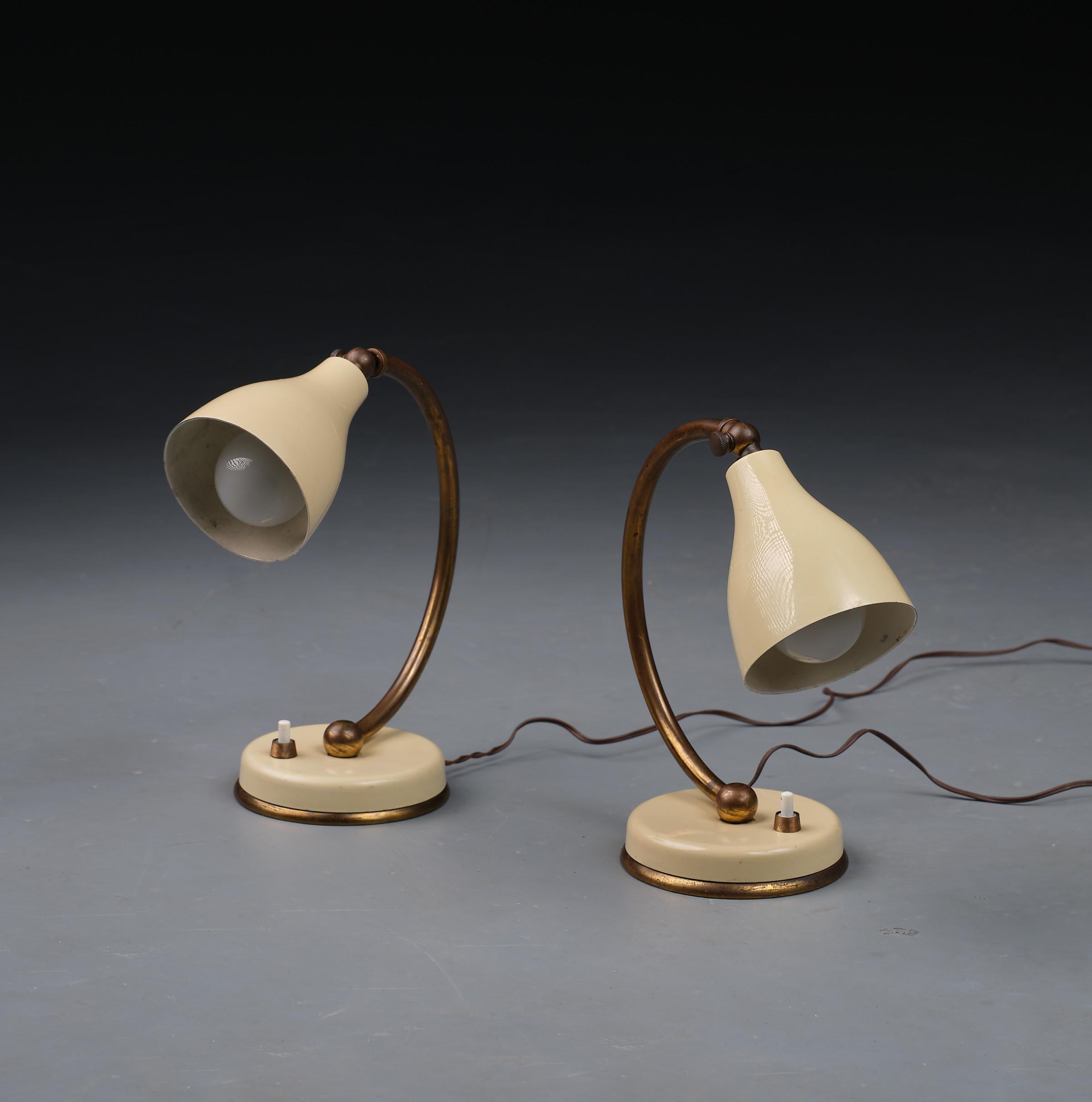 Mid-Century Modern Mid-Century Italian Grace: Adjustable Cream and Brass Table Lamps For Sale