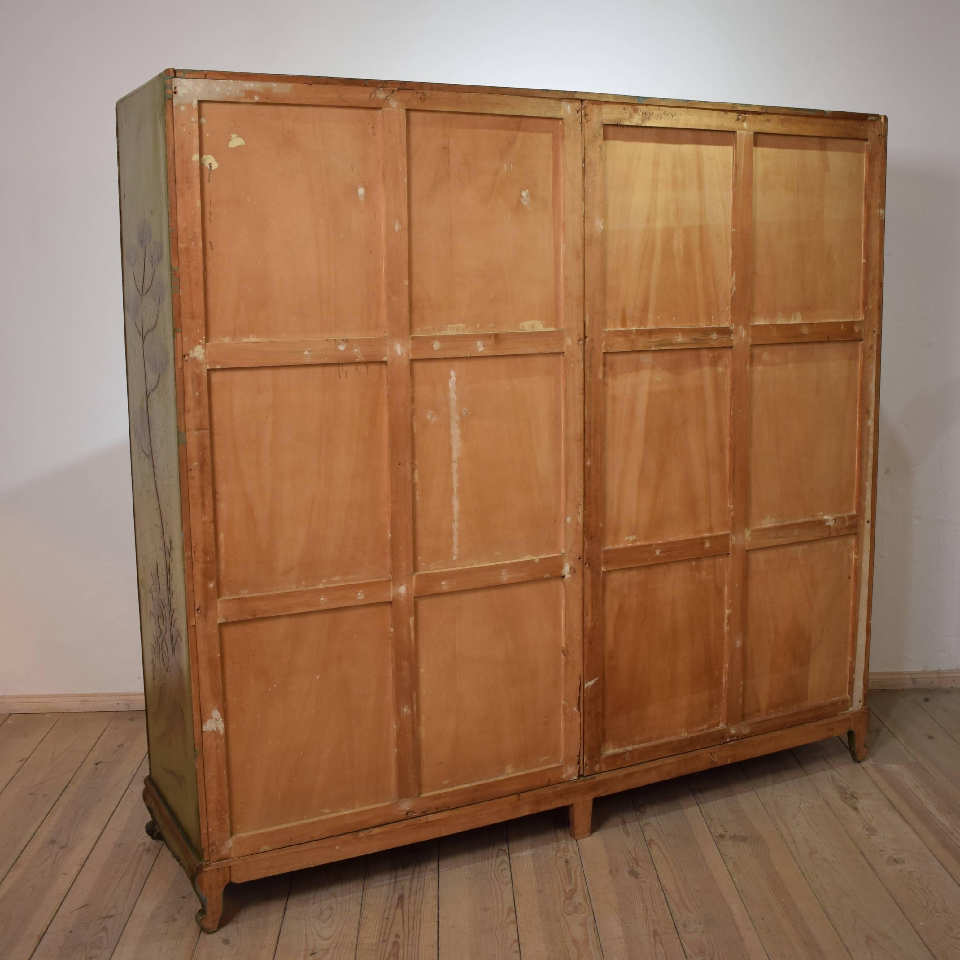 Midcentury Italian Green Chinoiserie Lacquered Cupboard with Four Doors, 1940s 5