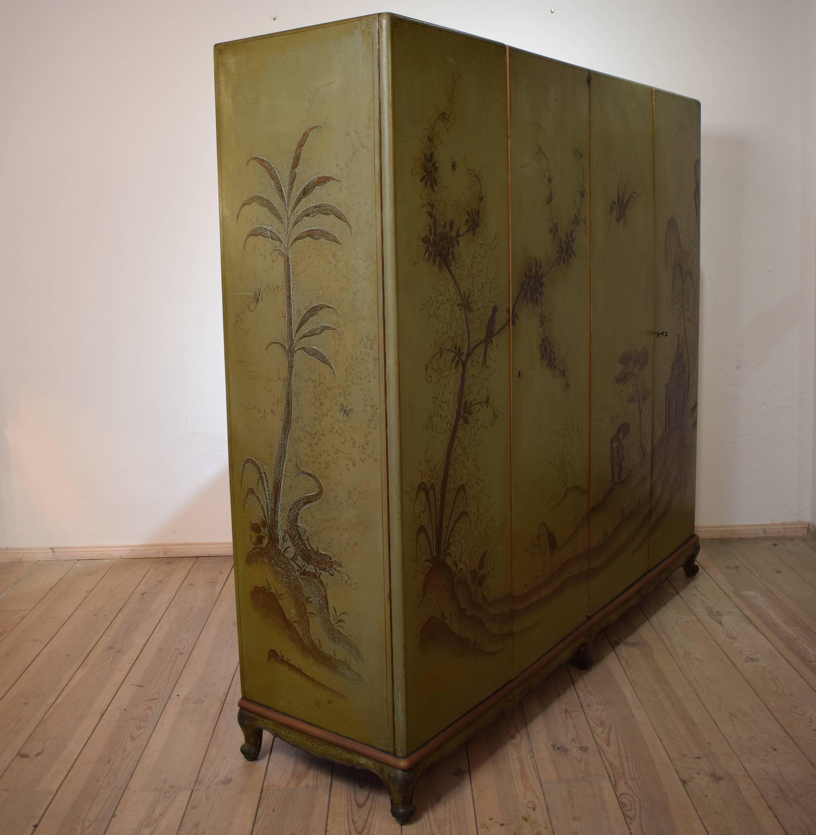 Midcentury Italian Green Chinoiserie Lacquered Cupboard with Four Doors, 1940s 2