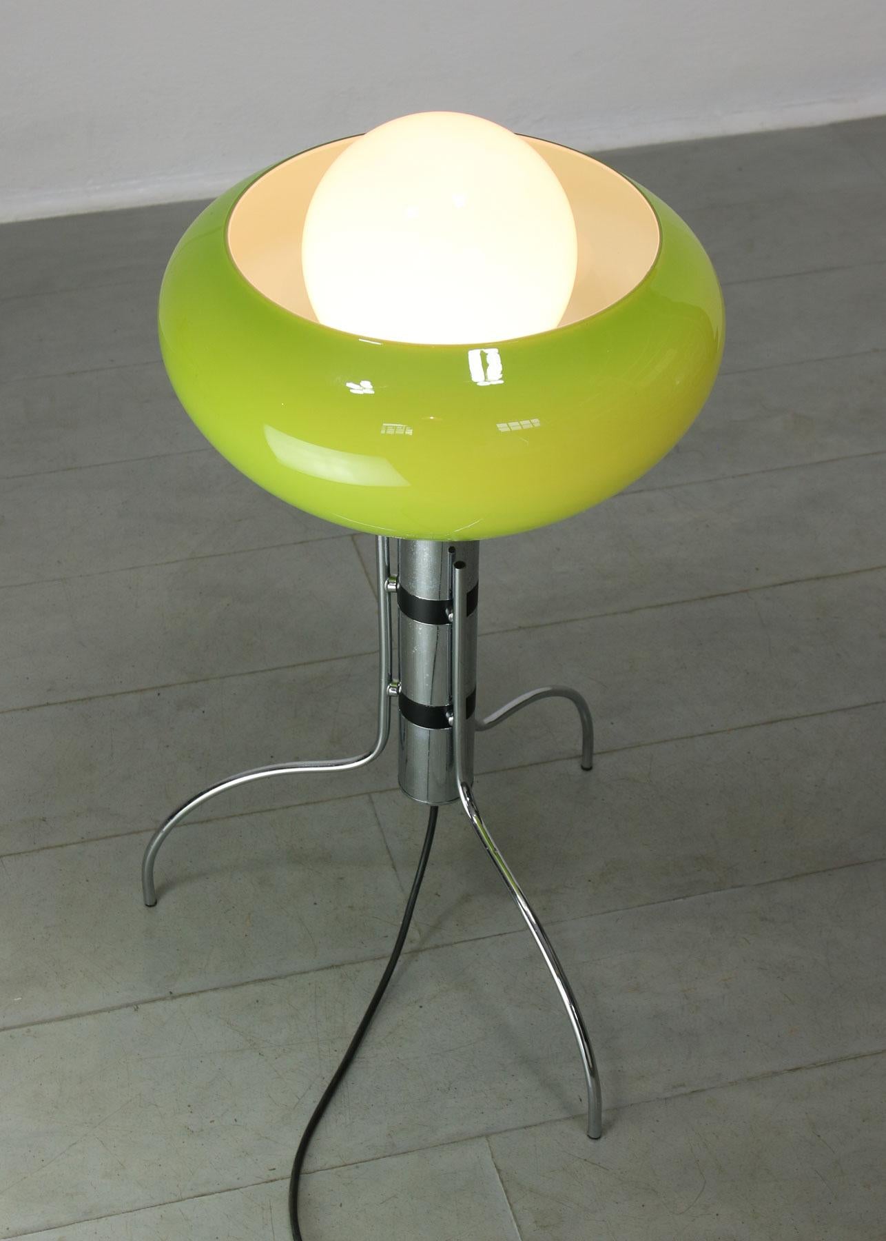 Mid-Century Italian Green Glass Floor Lamp In Good Condition For Sale In Ljubljana, SI