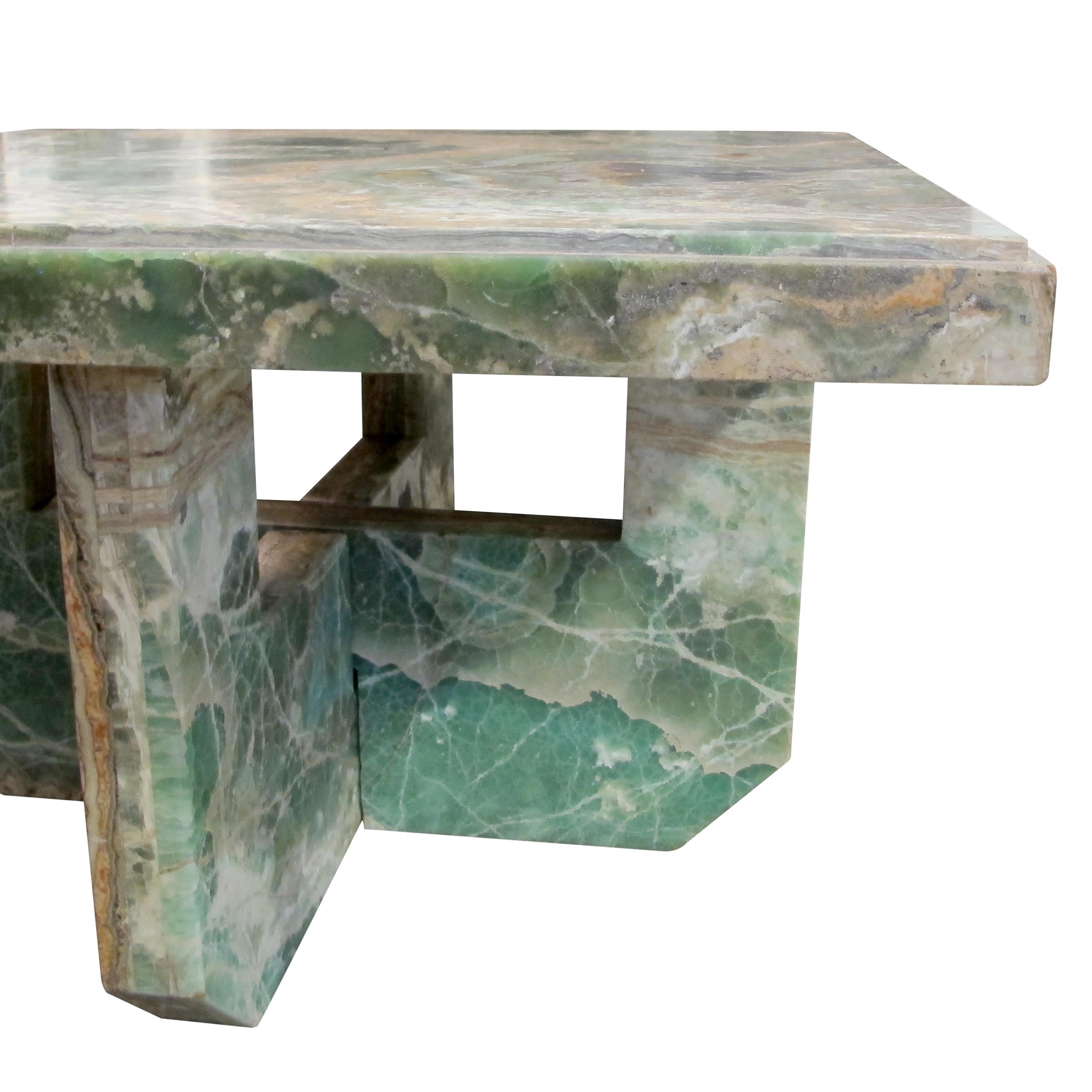 Table italienne du milieu du siècle en marbre vert avec base Mable entrecroisée Bon état - En vente à London, GB