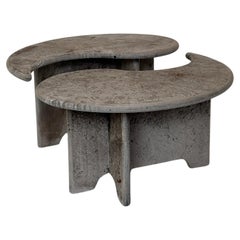 Mesa de centro Yin y Yang de hormigón gris italiana de mediados de siglo, hacia 1970
