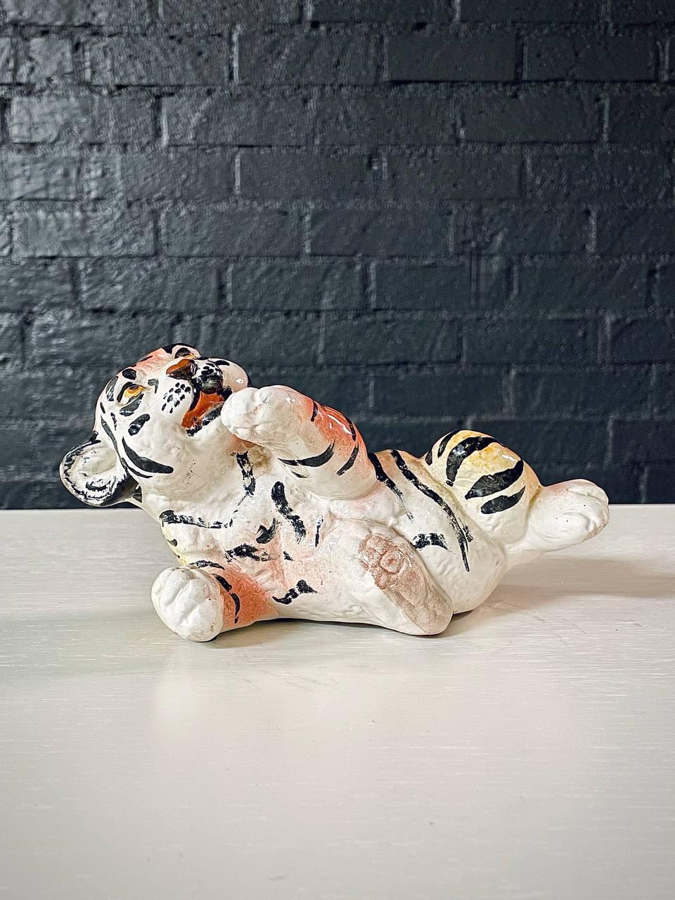 Mid-Century Italian Hand Painted Ceramic Baby Tiger Sculpture In Good Condition For Sale In Los Angeles, CA