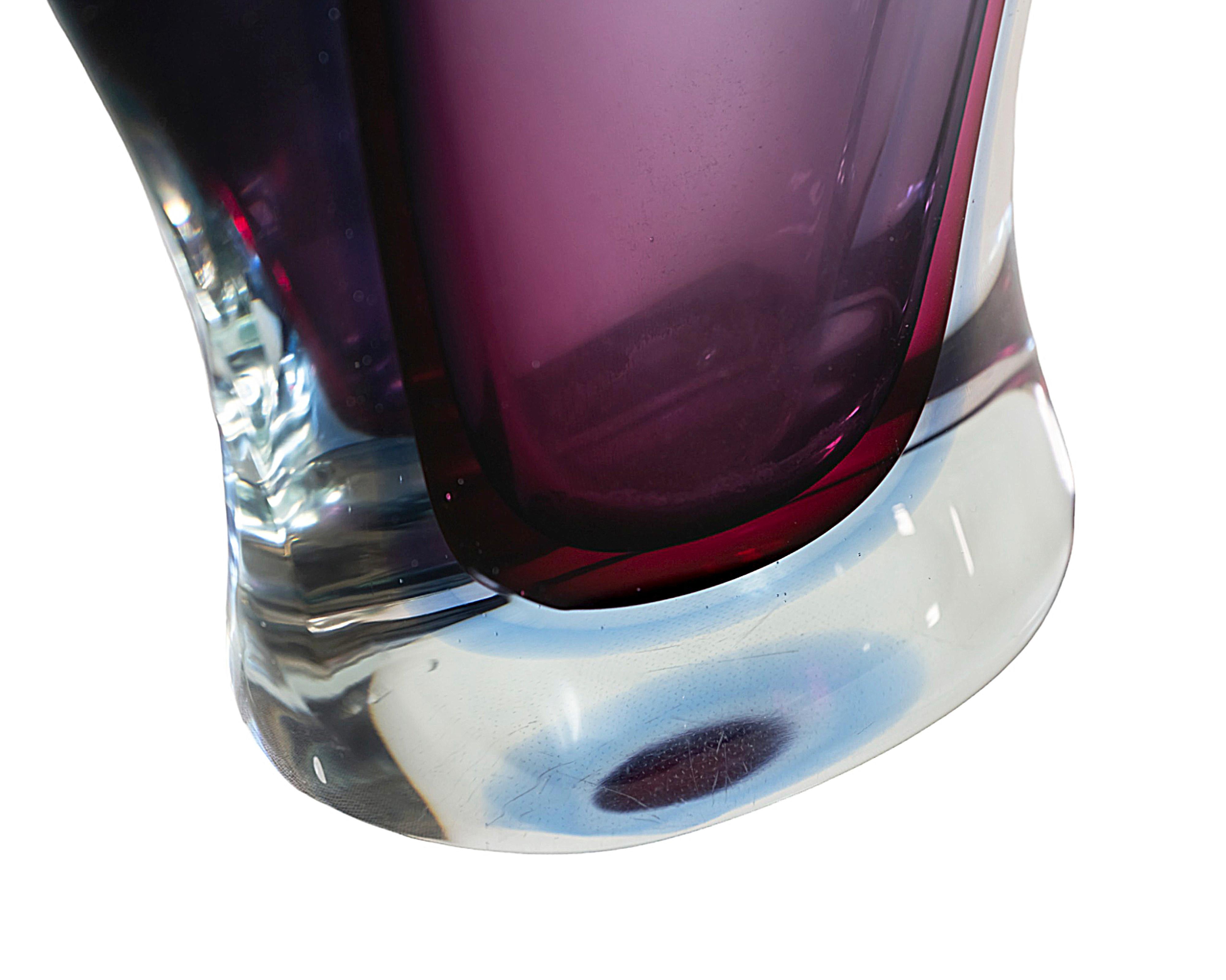Fatto a mano Vaso/bicchiere in vetro di Murano Glass Sommerso, realizzato a mano, della metà del secolo scorso in vendita