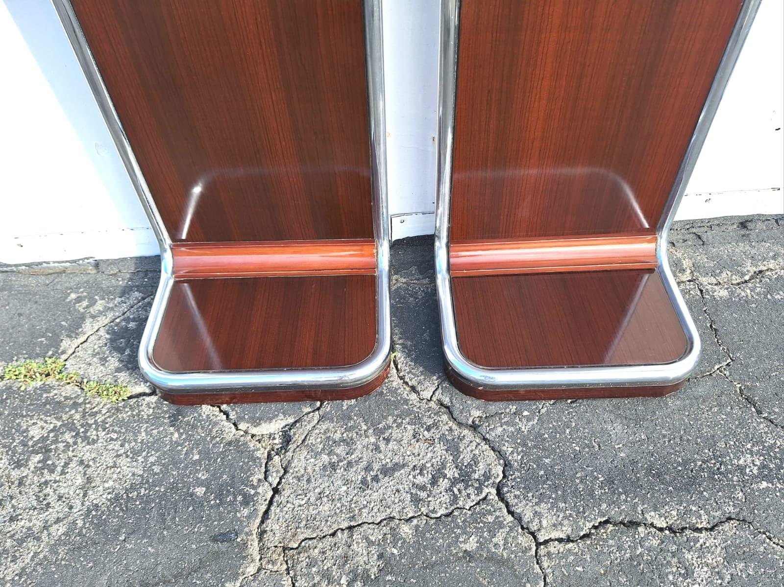 Coppia di appendiabiti e cappelli italiani della metà del secolo scorso In condizioni buone in vendita a Los Angeles, CA