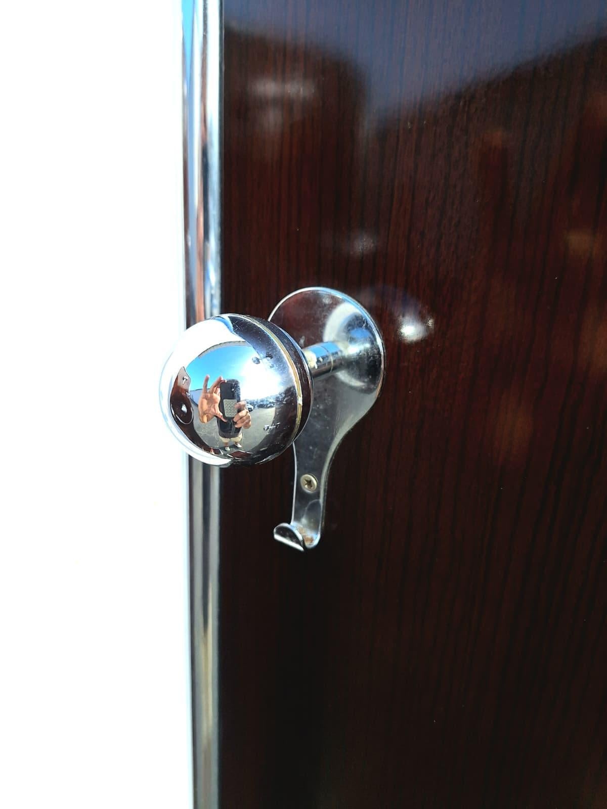 Metà XX secolo Coppia di appendiabiti e cappelli italiani della metà del secolo scorso in vendita