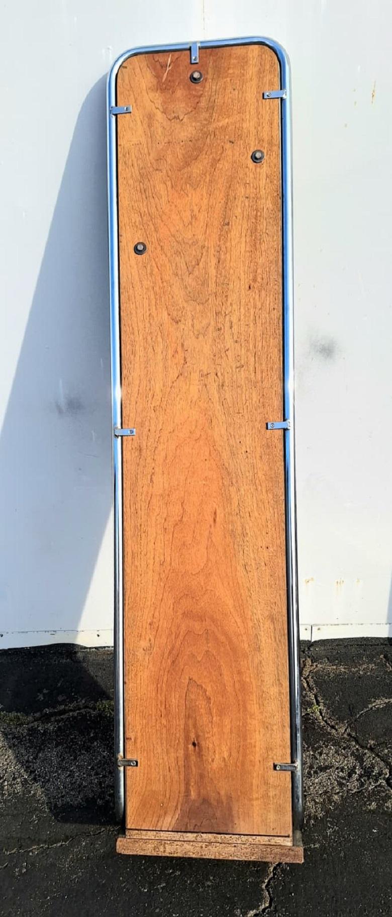 Coppia di appendiabiti e cappelli italiani della metà del secolo scorso in vendita 1