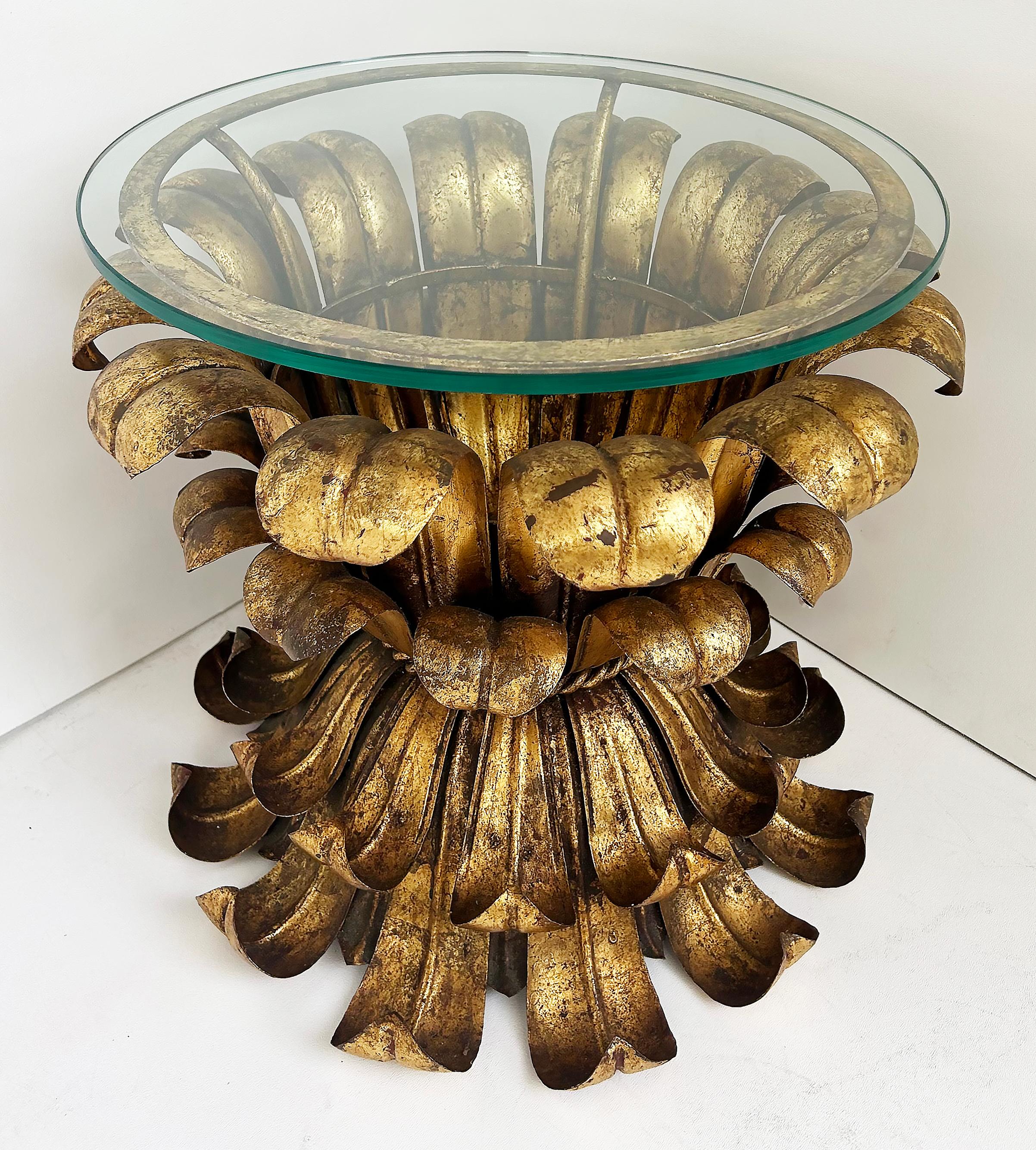 Mid-century Italian Hollywood Regency Gilt Tole Side Table with Glass Top

Offered for sale is a mid-century Italian Hollywood Regency gilt tole metal side table with glass top. This table is quite ornate and very decorative with a  rich patina.