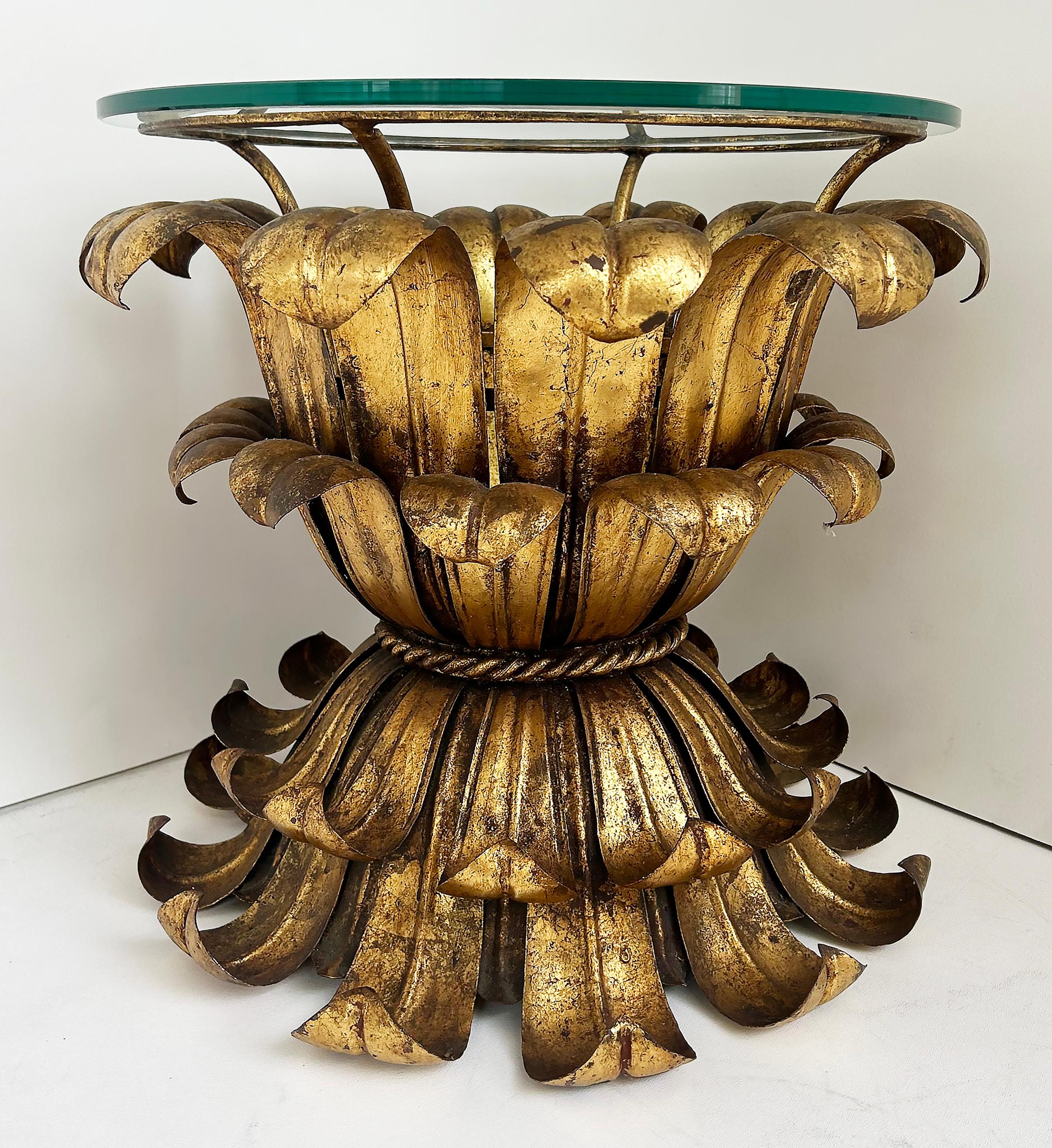 Mid-century Italian Hollywood Regency Gilt Tole Side Table with Glass Top In Good Condition For Sale In Miami, FL