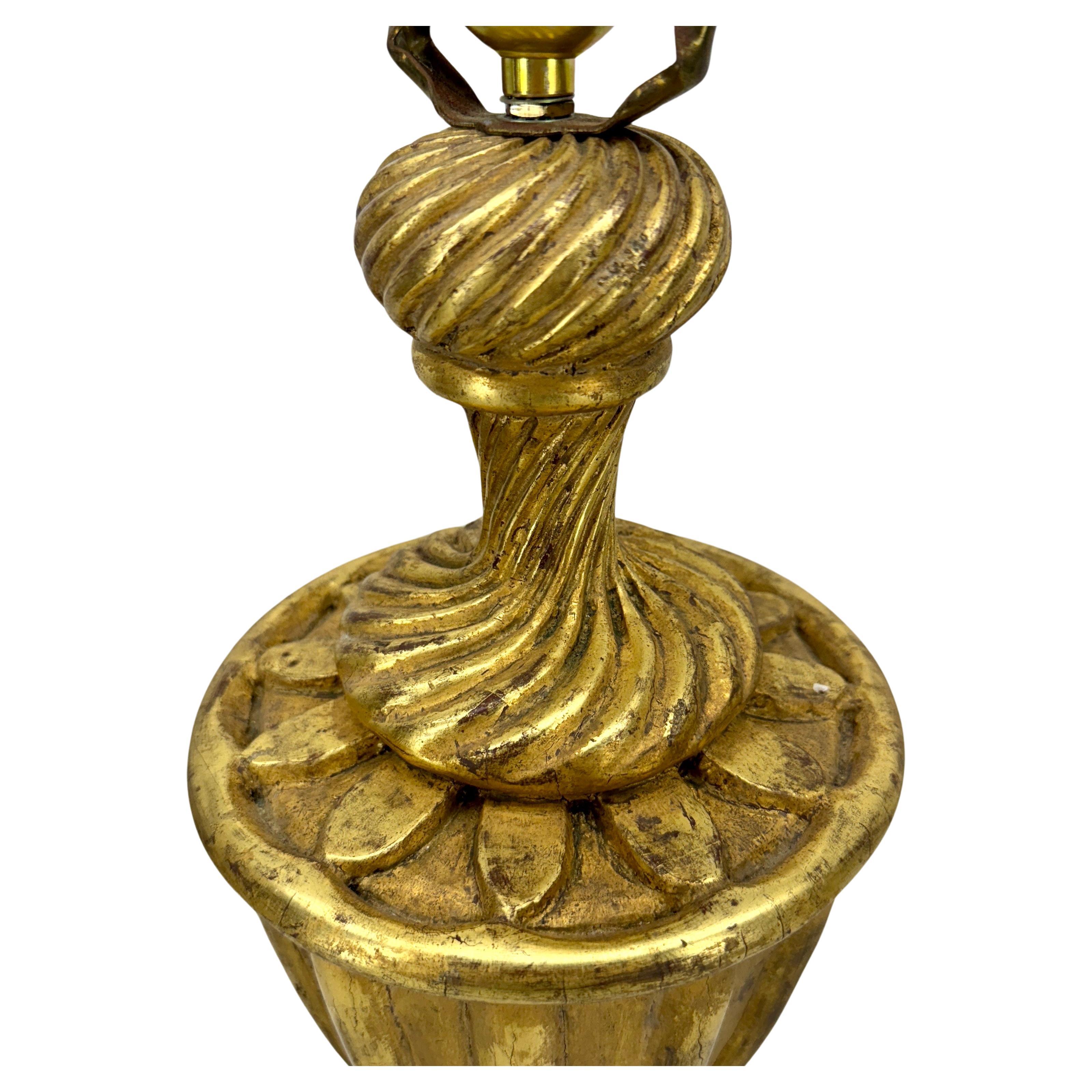 Lámpara de mesa dorada estilo Hollywood Regency italiano de mediados de siglo en Bueno estado para la venta en Haddonfield, NJ