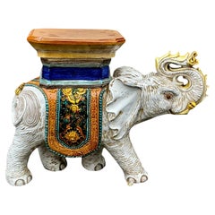 Mesa auxiliar de terracota con forma de elefante de mediados de siglo, estilo Hollywood Regency italiano
