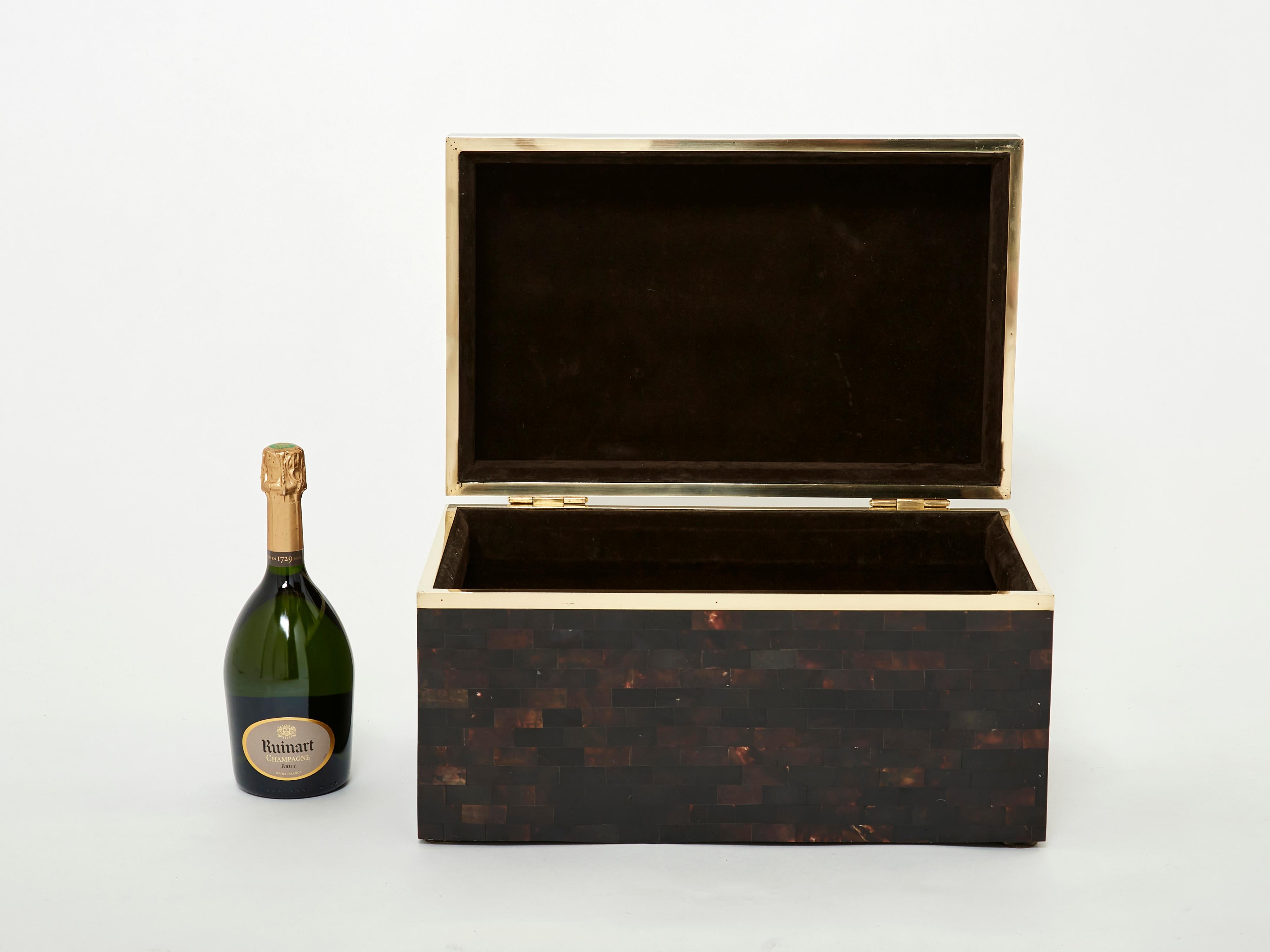 Baúl de latón con marquetería de cuerno italiano de mediados de siglo, 1960 en venta 1