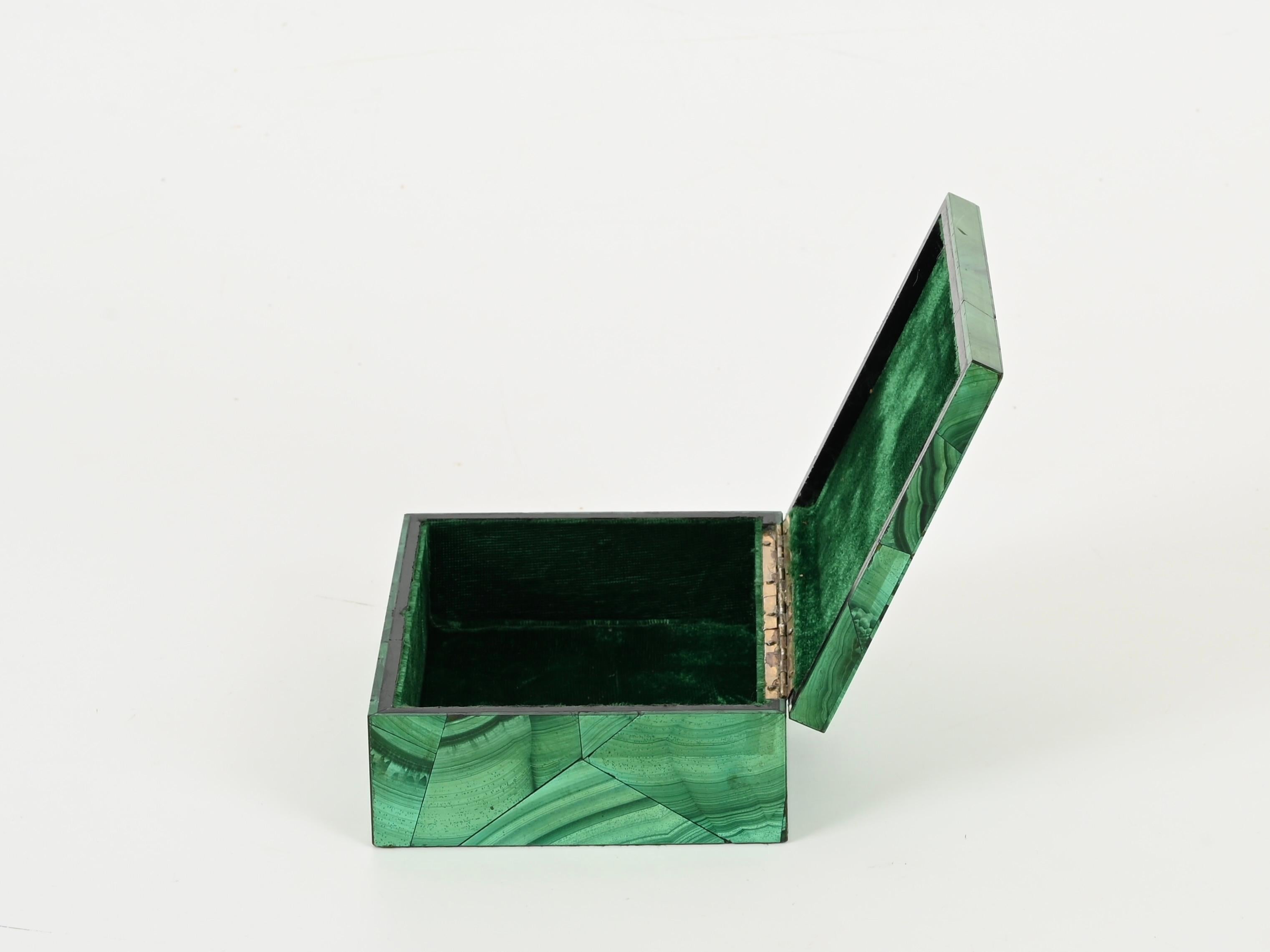 XX secolo Scatola decorativa per gioielli italiana di metà secolo in marmo verde malachite, anni '50 in vendita
