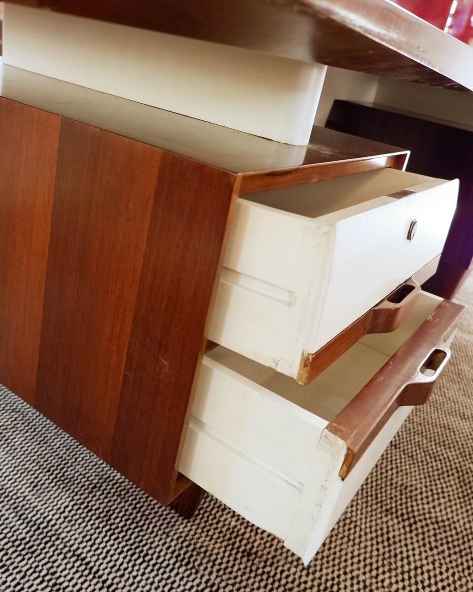 Mid Century Italian Large Desk from the 50ties For Sale 4