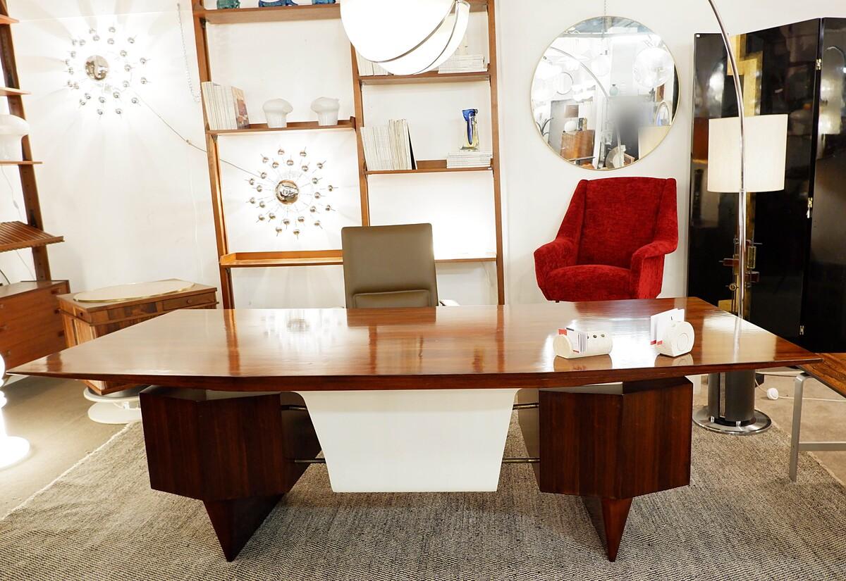 Mid Century Italian Large Desk from the 50ties For Sale 6