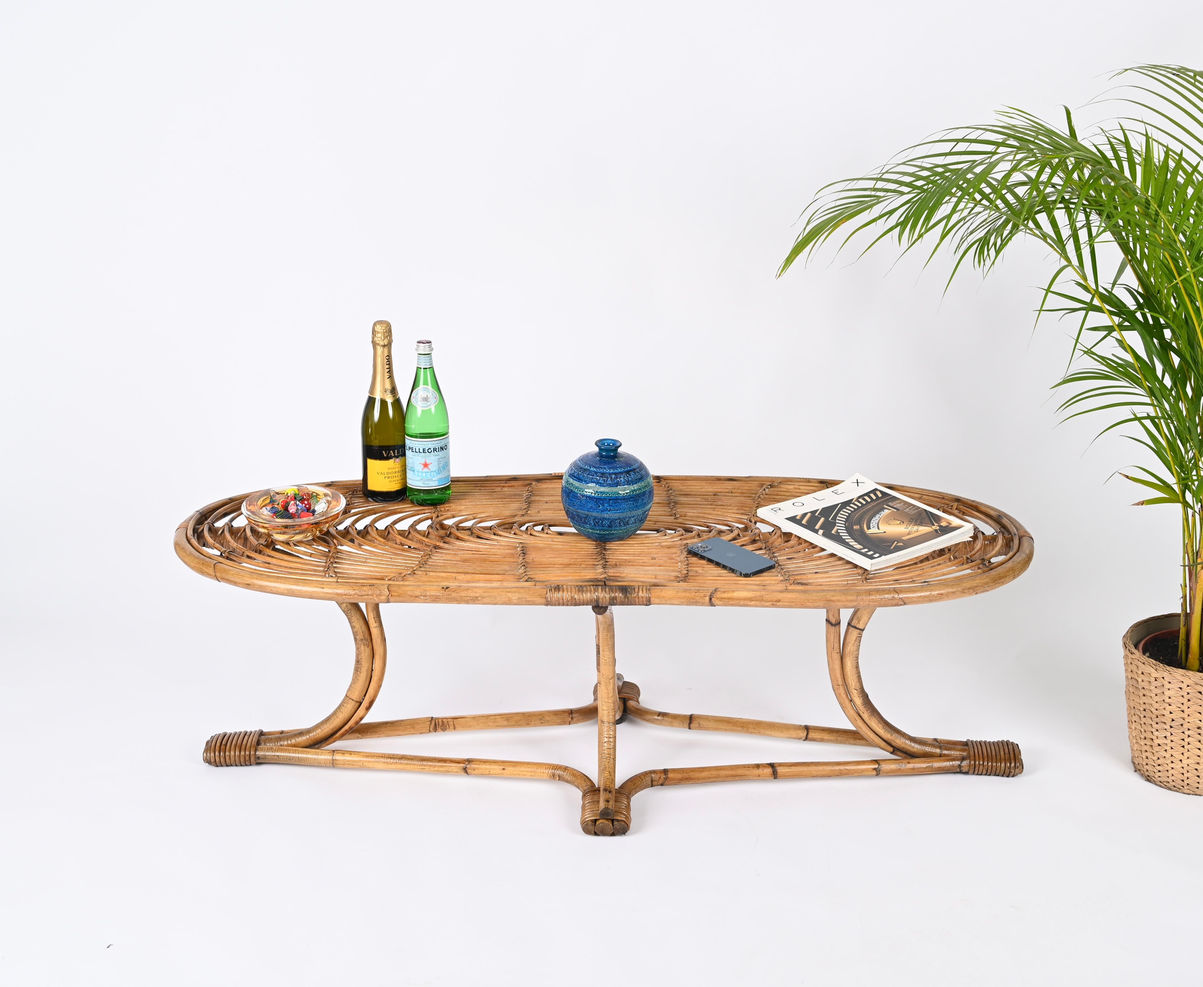 Grande table basse ovale italienne du milieu du siècle dernier en bambou et rotin, Italie 1970 en vente 7