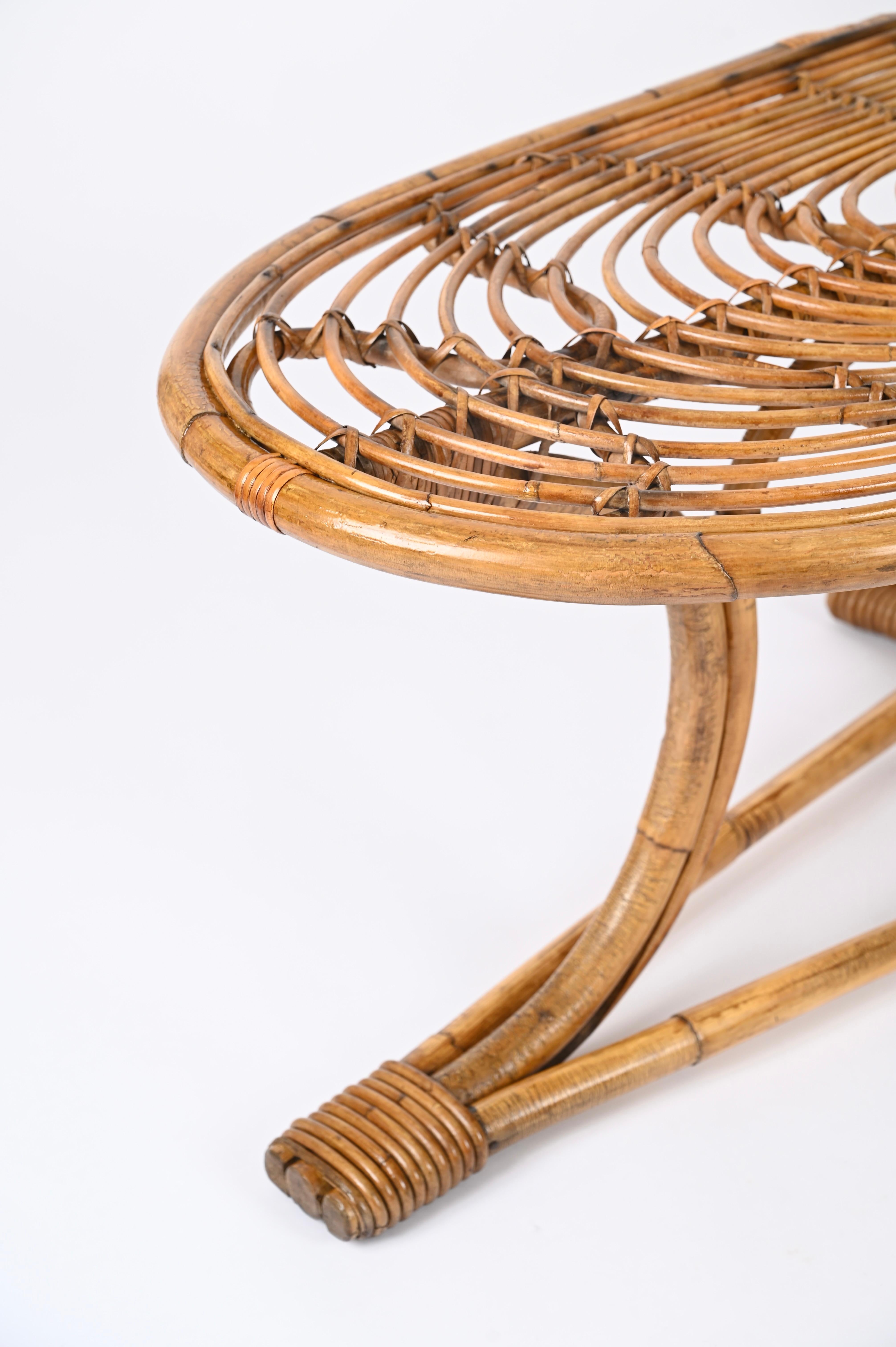 Mid-Century Italian Large Oval Bamboo and Rattan Coffee Table, Italy 1970s In Good Condition For Sale In Roma, IT