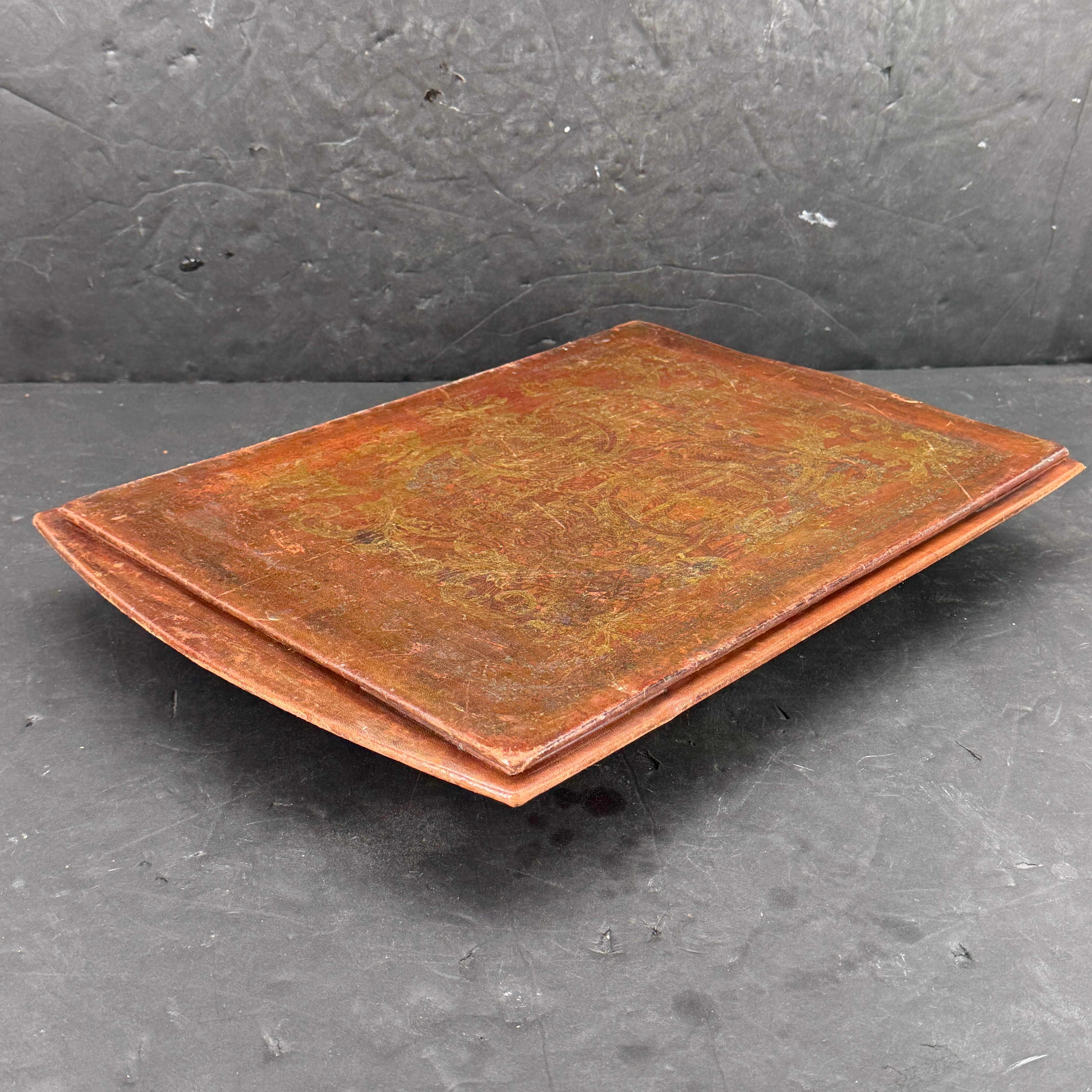 Mid-Century Italian Leather Gold Leaf Embossed Desk Blotter en venta 3