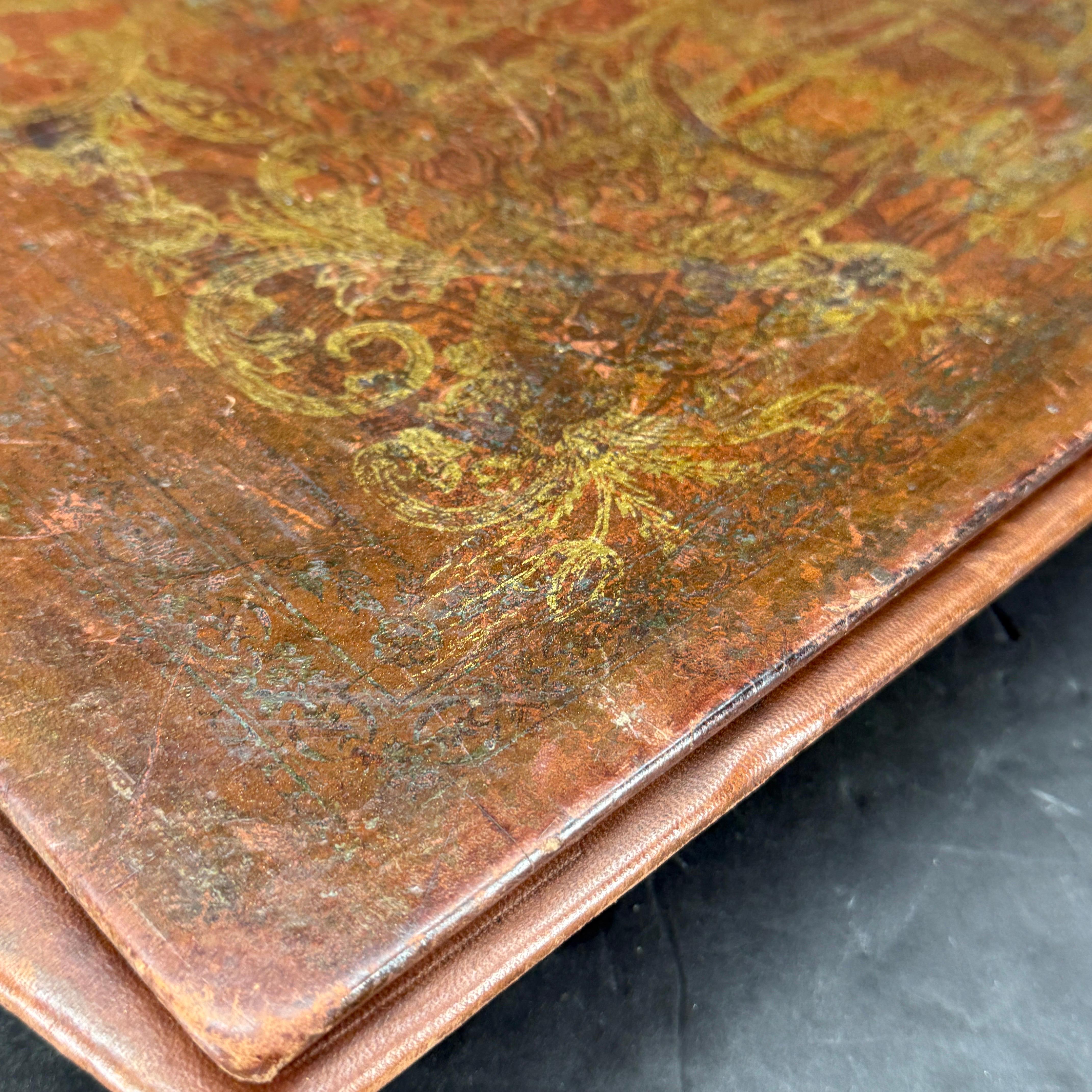 Mid-Century Italian Leather Gold Leaf Embossed Desk Blotter en venta 5