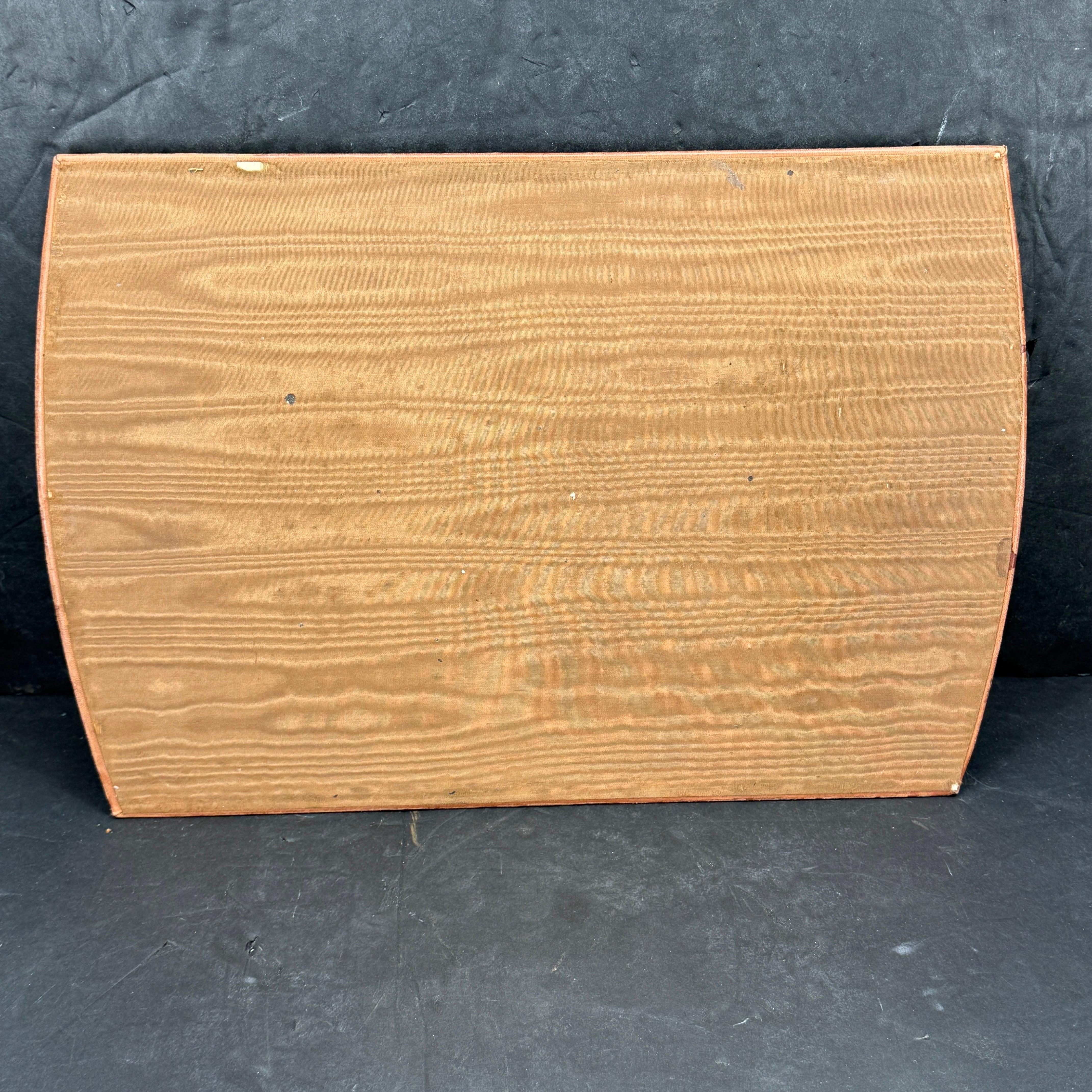 Mid-Century Italian Leather Gold Leaf Embossed Desk Blotter en venta 12