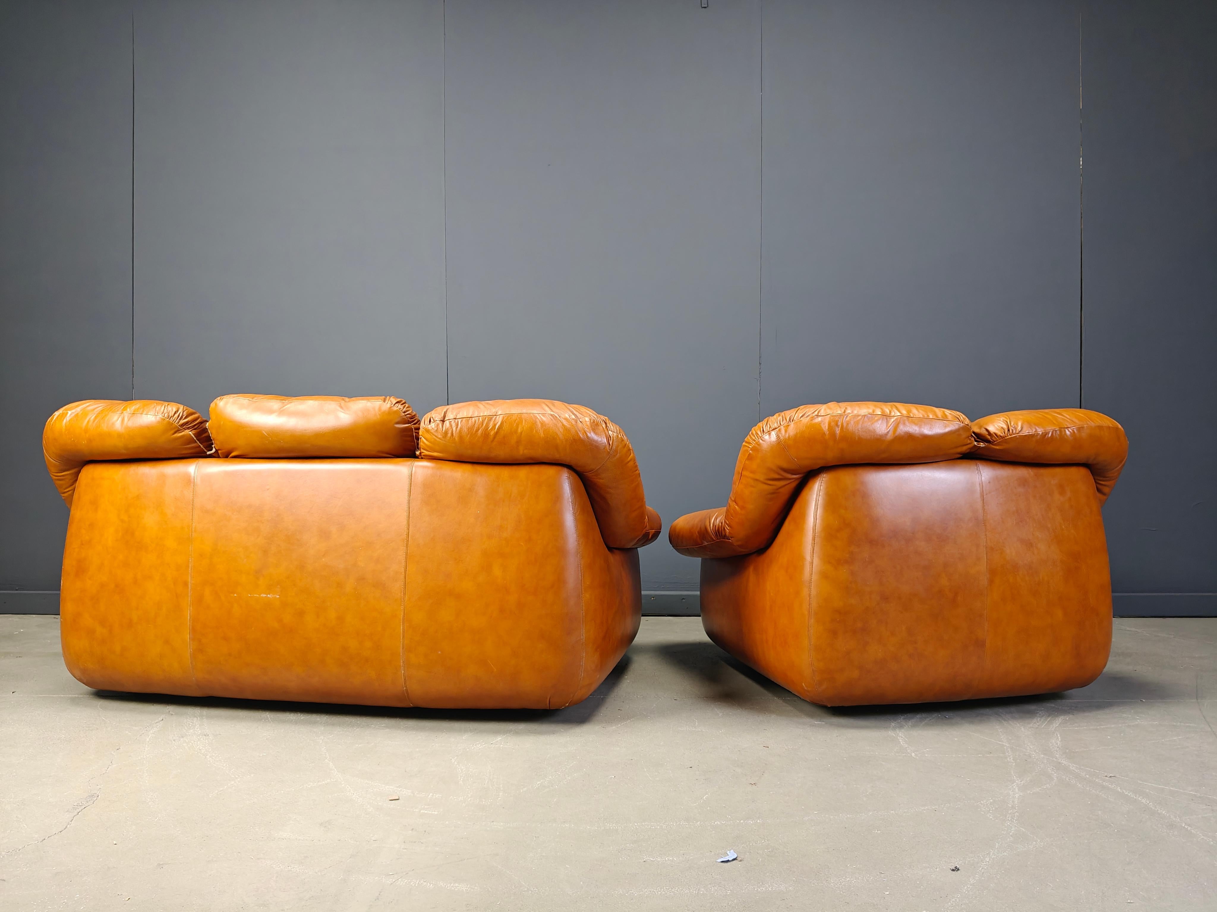 Fin du 20e siècle Ensemble de canapés en cuir italien du milieu du siècle par Ercol Biella pour Grappeggia, 1970 en vente
