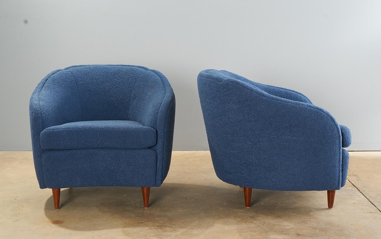 Mid Century Italian Lounge Chairs in Blue Boucle, a Pair In Good Condition For Sale In Greensboro, NC