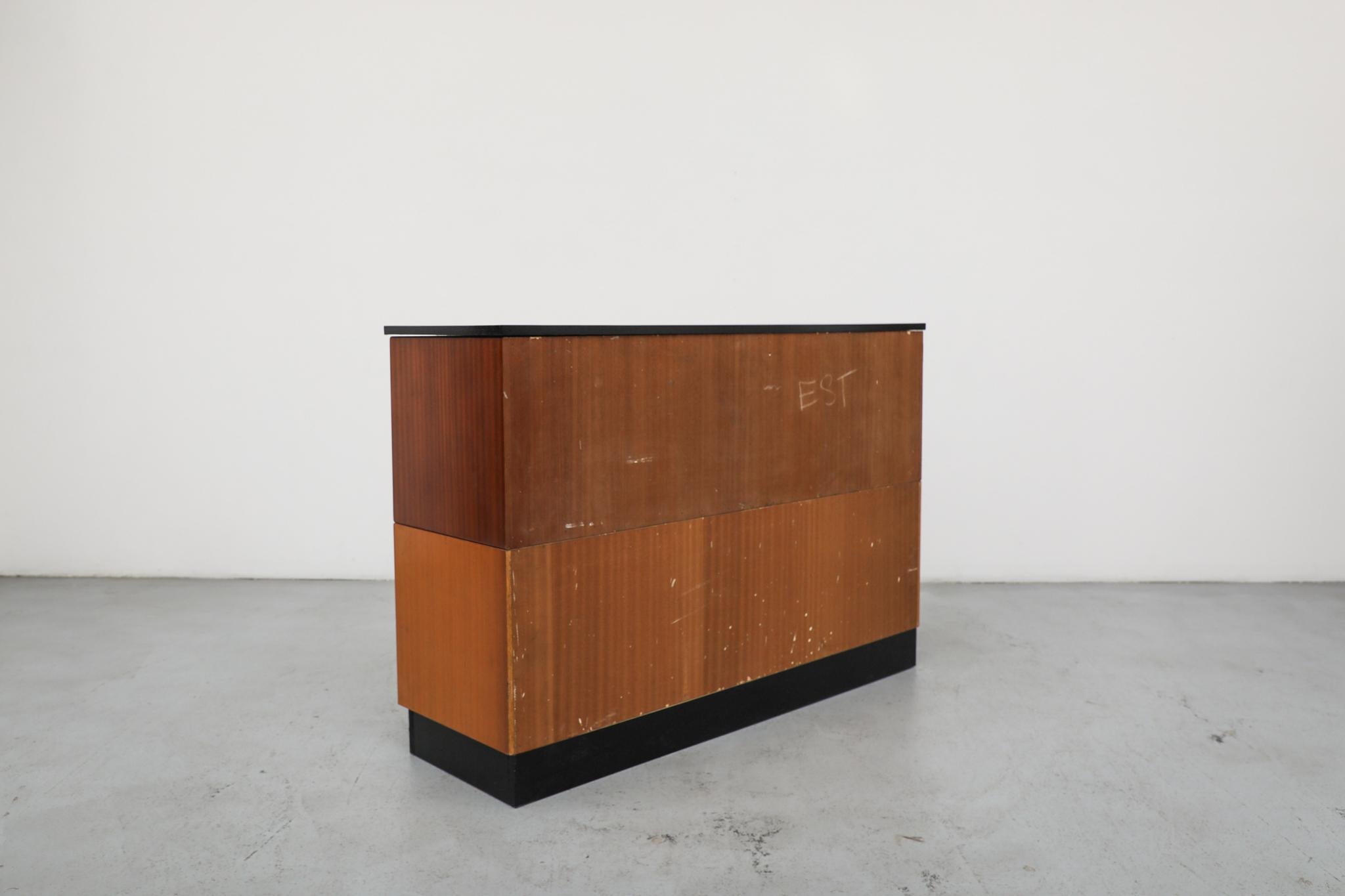 Cabinet d'archives italien en acajou du milieu du siècle, dans le style de Gio Ponti en vente 5