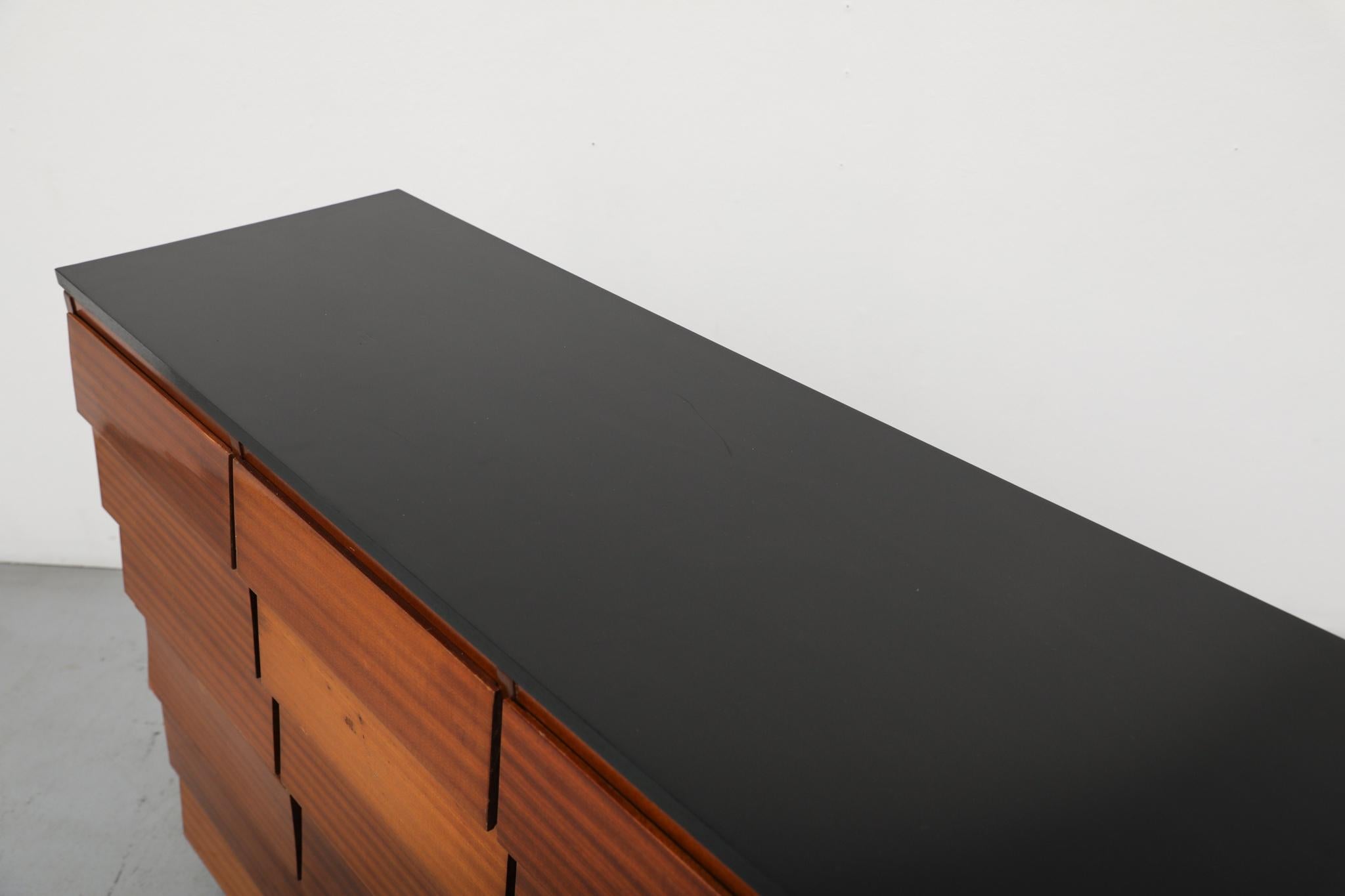 Cabinet d'archives italien en acajou du milieu du siècle, dans le style de Gio Ponti en vente 9
