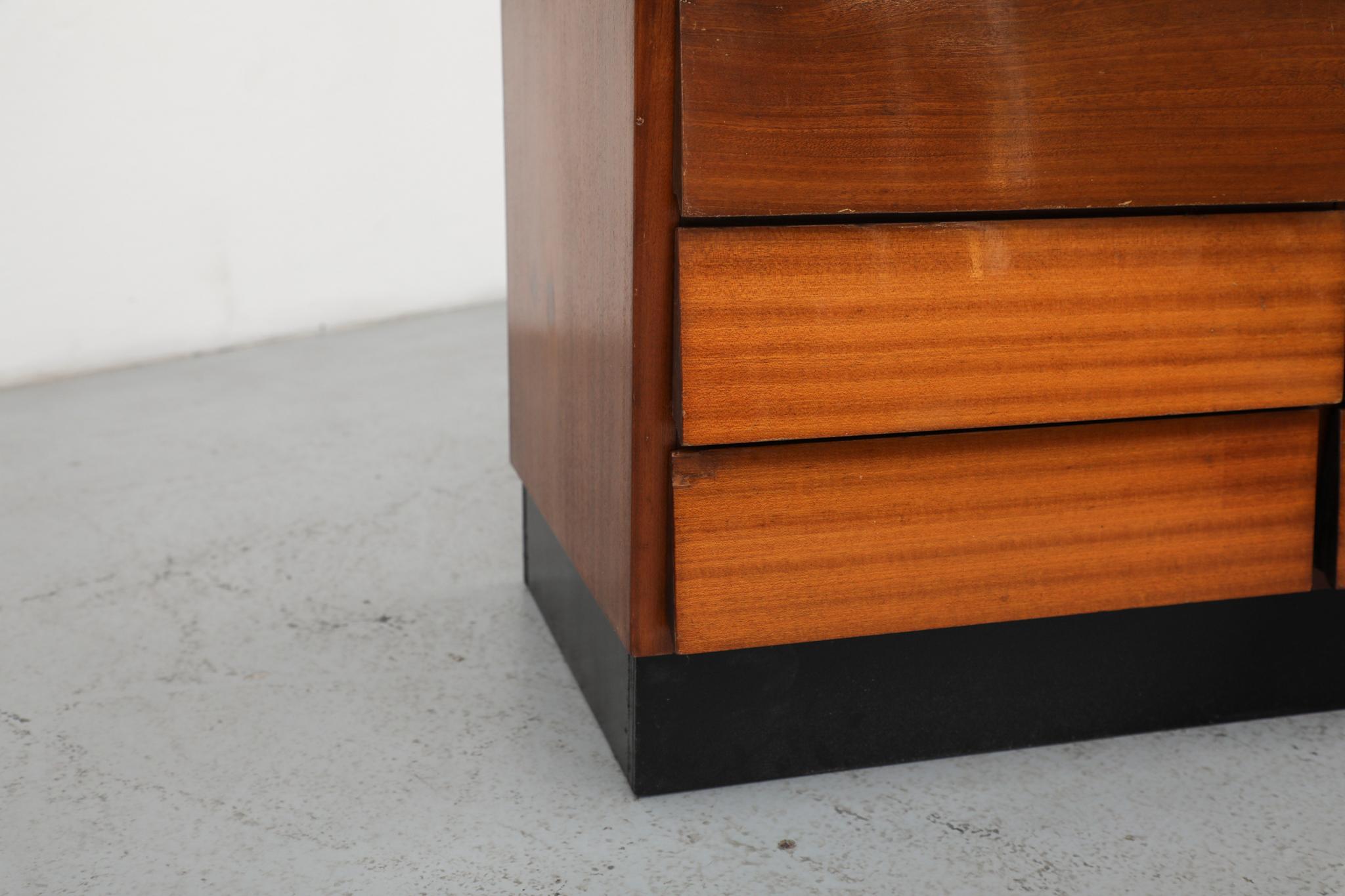 Cabinet d'archives italien en acajou du milieu du siècle, dans le style de Gio Ponti en vente 13