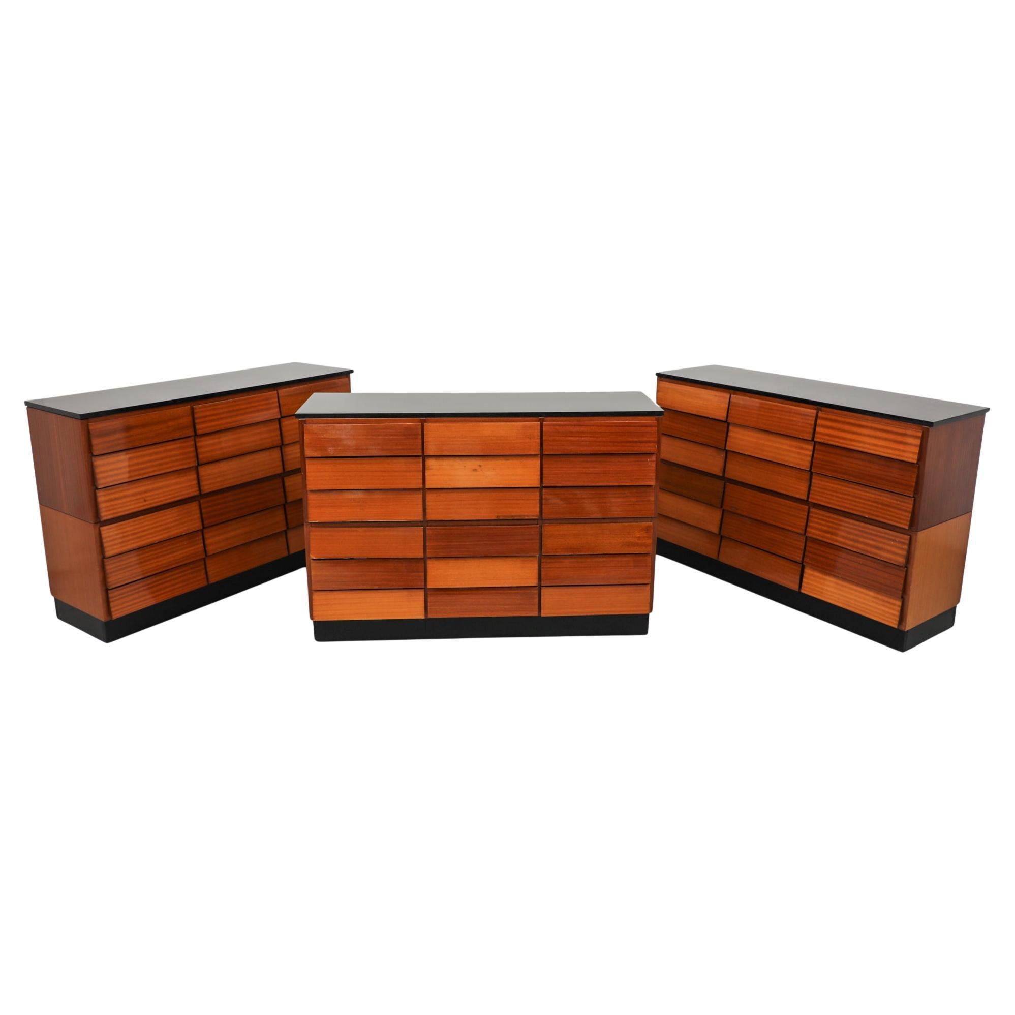 Cabinet d'archives italien en acajou du milieu du siècle, dans le style de Gio Ponti en vente