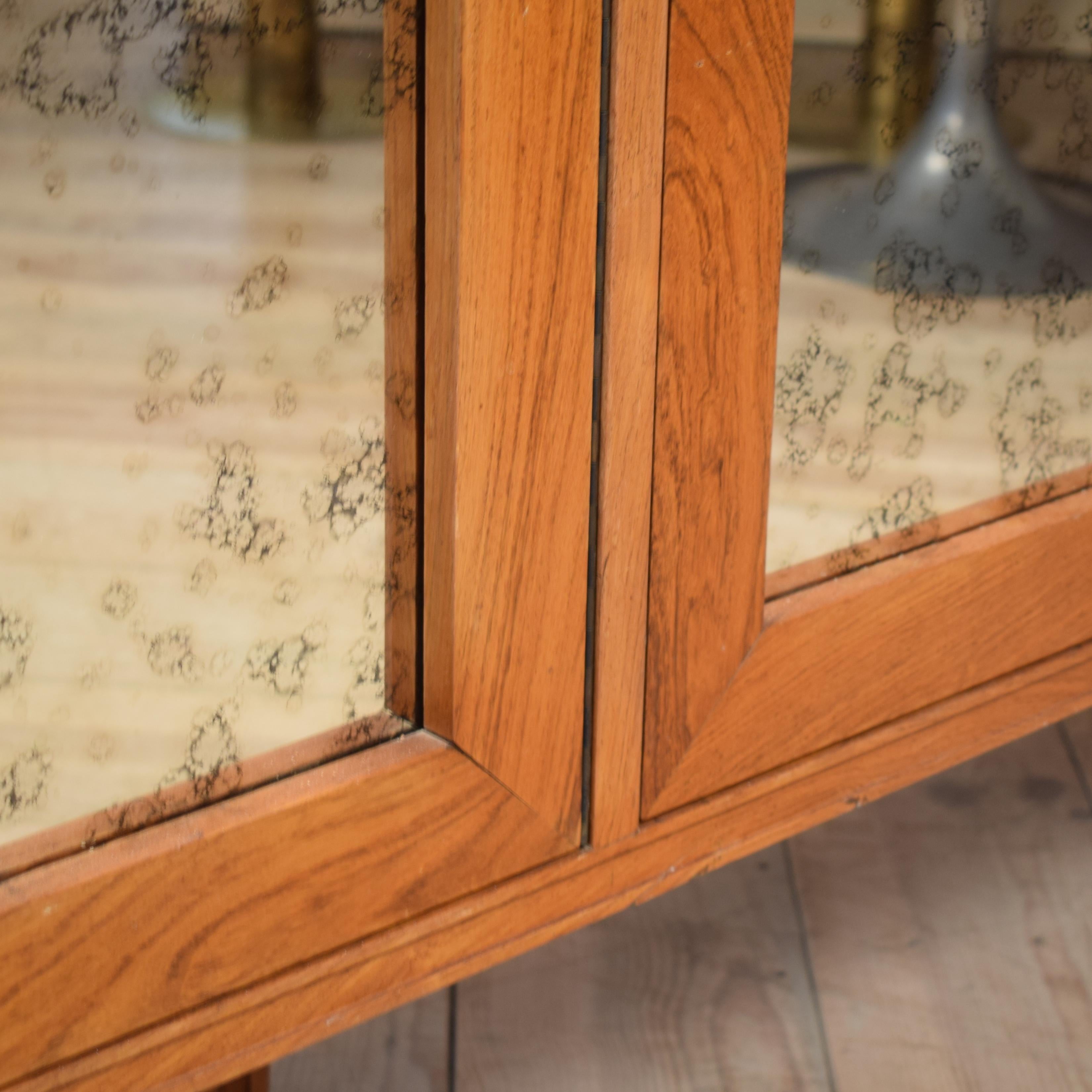 Midcentury Italian Red-Brown Rosewood Sideboard with Mirror Doors, circa 1960s 1