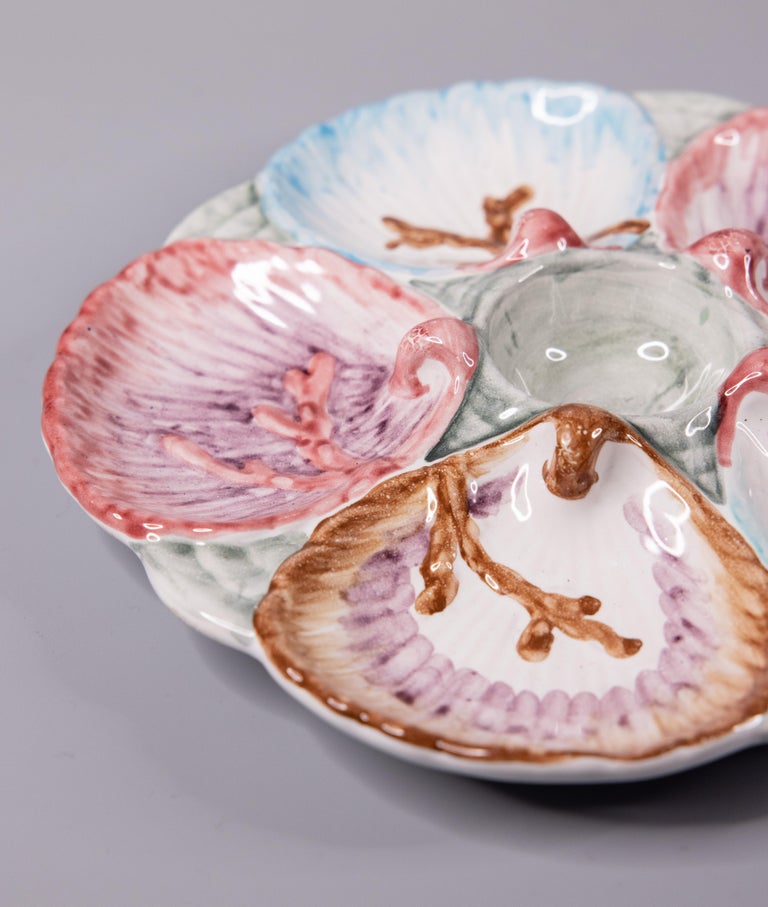 Mid-Century Italian Majolica Oyster Plate In Good Condition For Sale In Pearland, TX