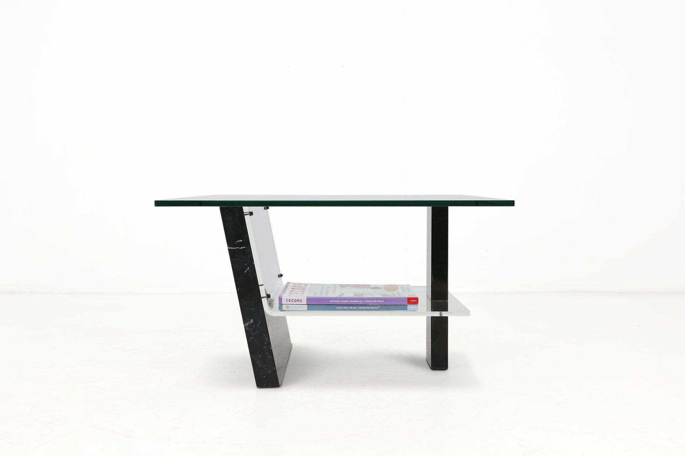 Mesa de centro italiana de mármol y cristal de mediados de siglo, años 70 en venta 3