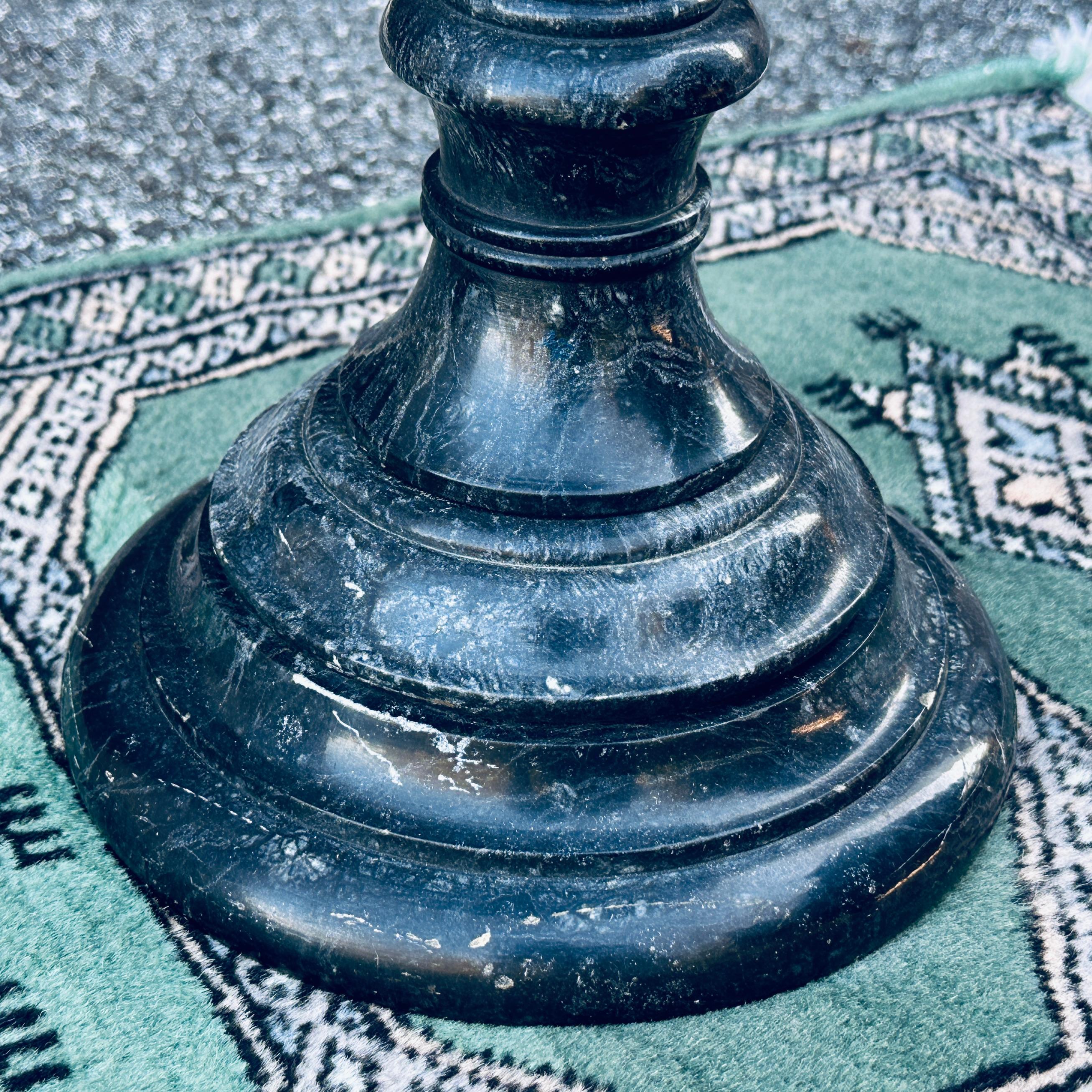 Table à boire ou Stand pour plantes en marbre italien du milieu du siècle avec quincaillerie Lion en laiton en vente 4