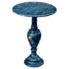 Table à boire ou Stand pour plantes en marbre italien du milieu du siècle avec quincaillerie Lion en laiton